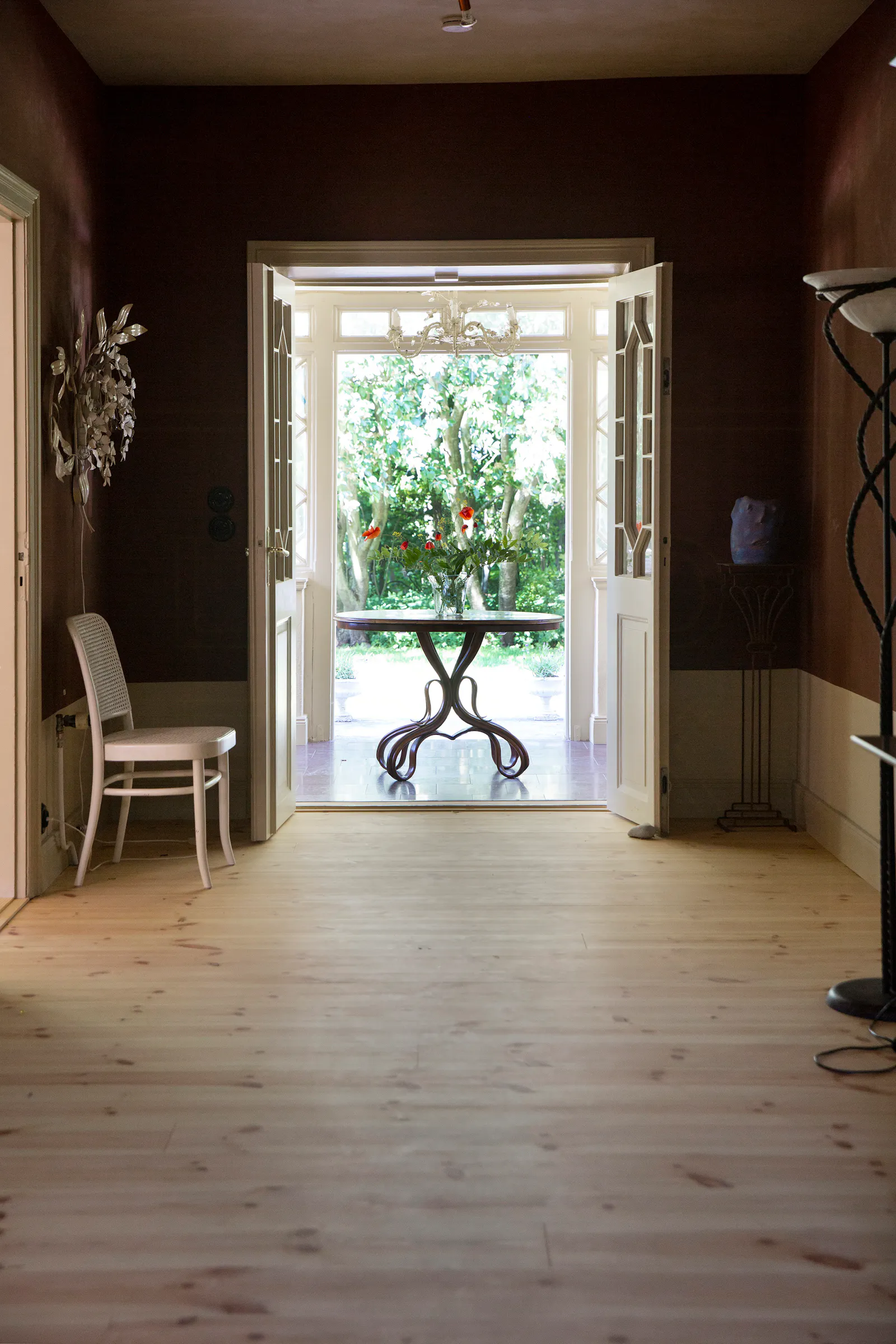 Stilfull gård med designinteriör på Österlen – bild 4 av 24