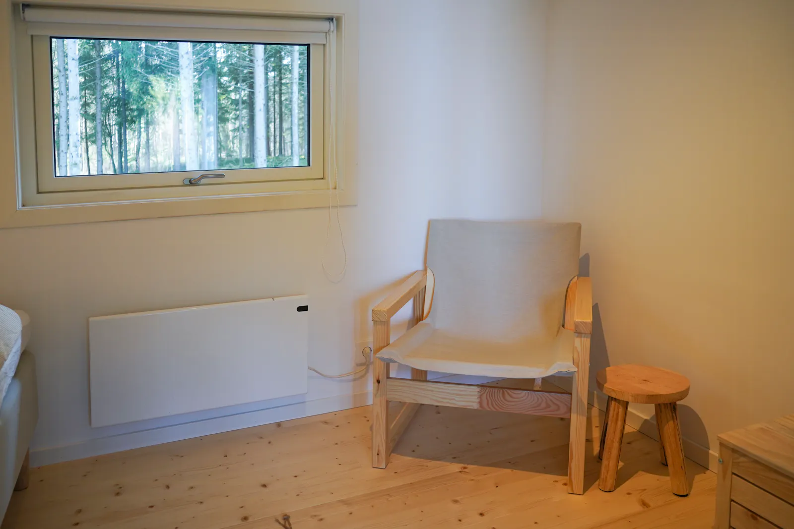 Skogsnära stuga med utsikt över Västra Öresjön – bild 24 av 24