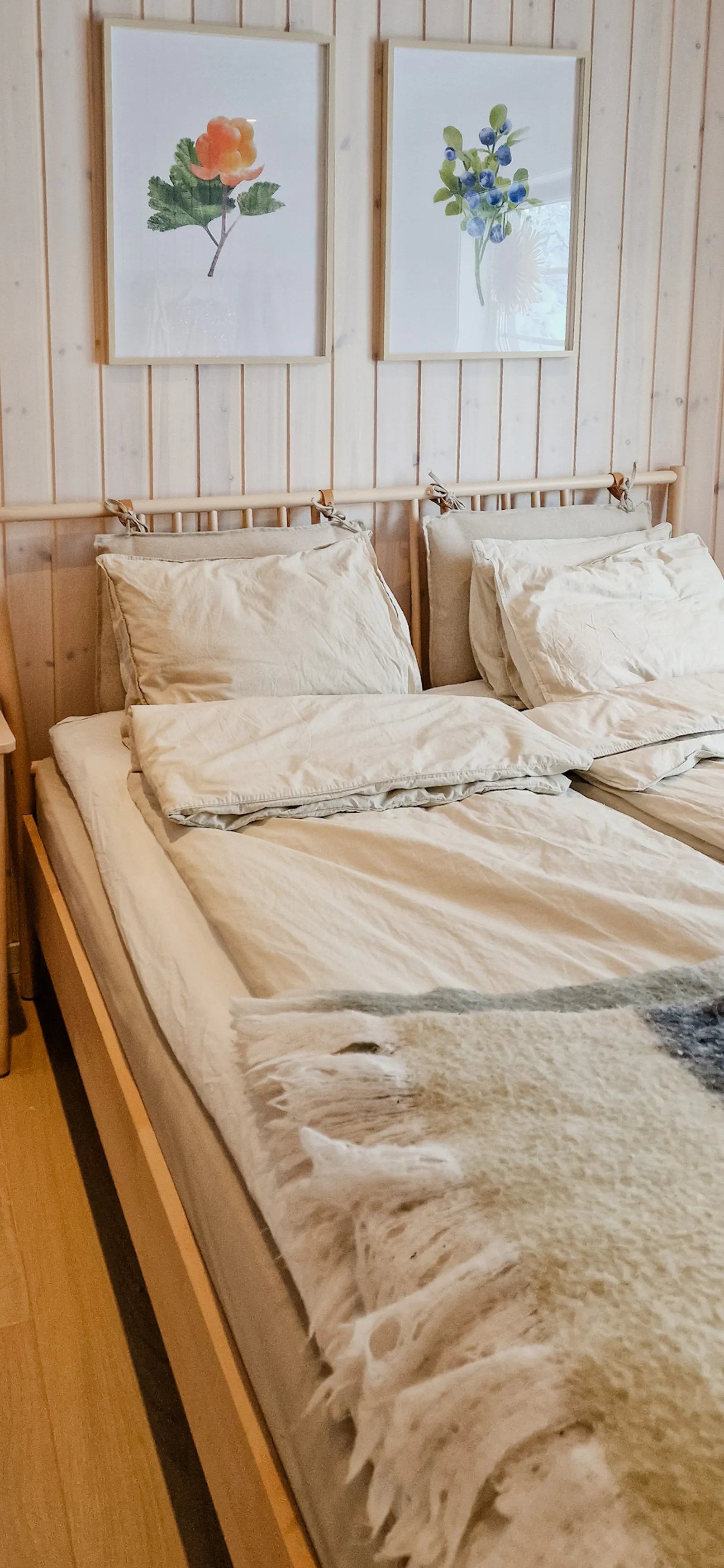 Ljus fjällstuga med utsikt över Näsfjällets topp – bild 4 av 24