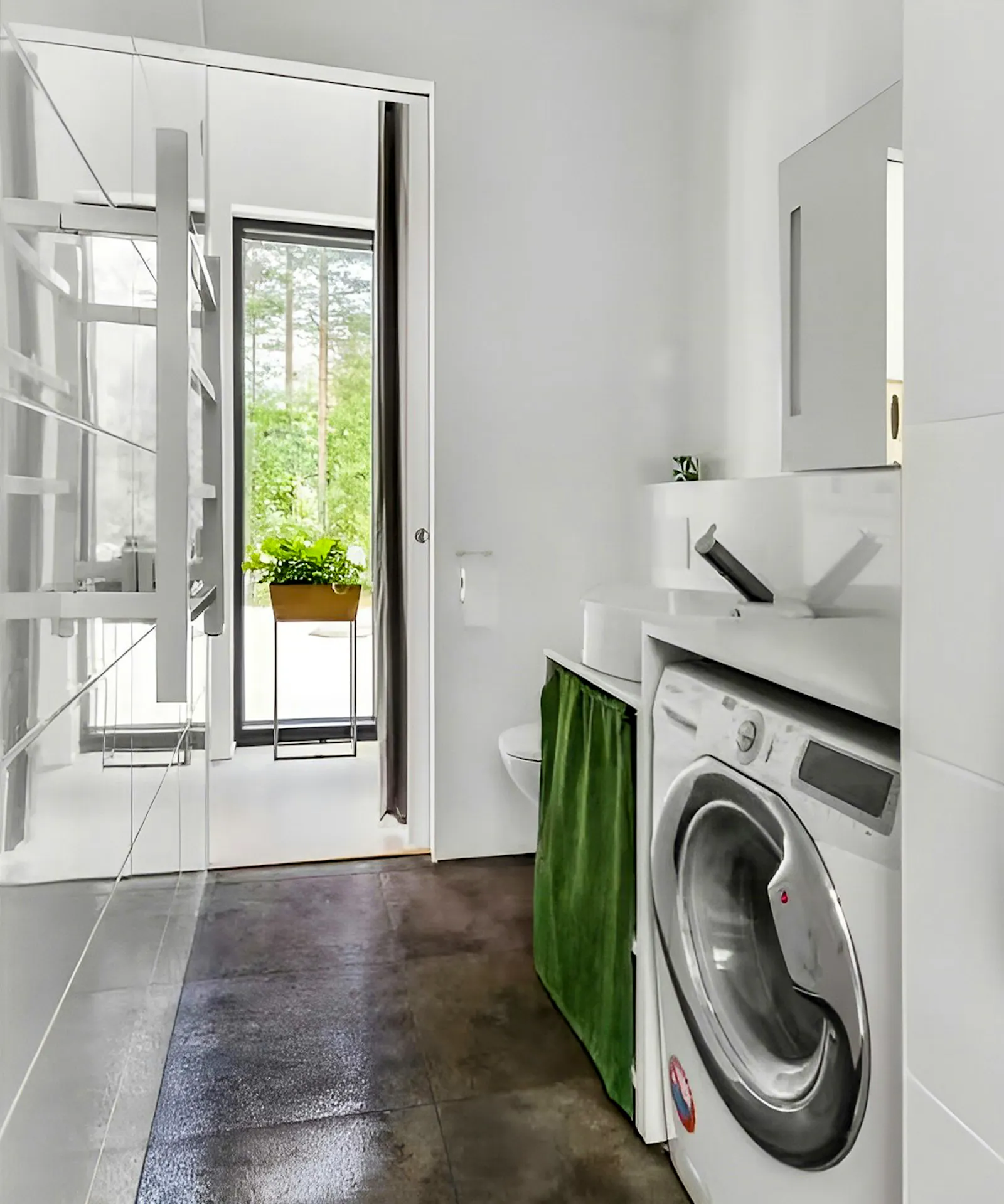 Arkitektritad villa vid klippbad i Höga kusten – bild 11 av 23