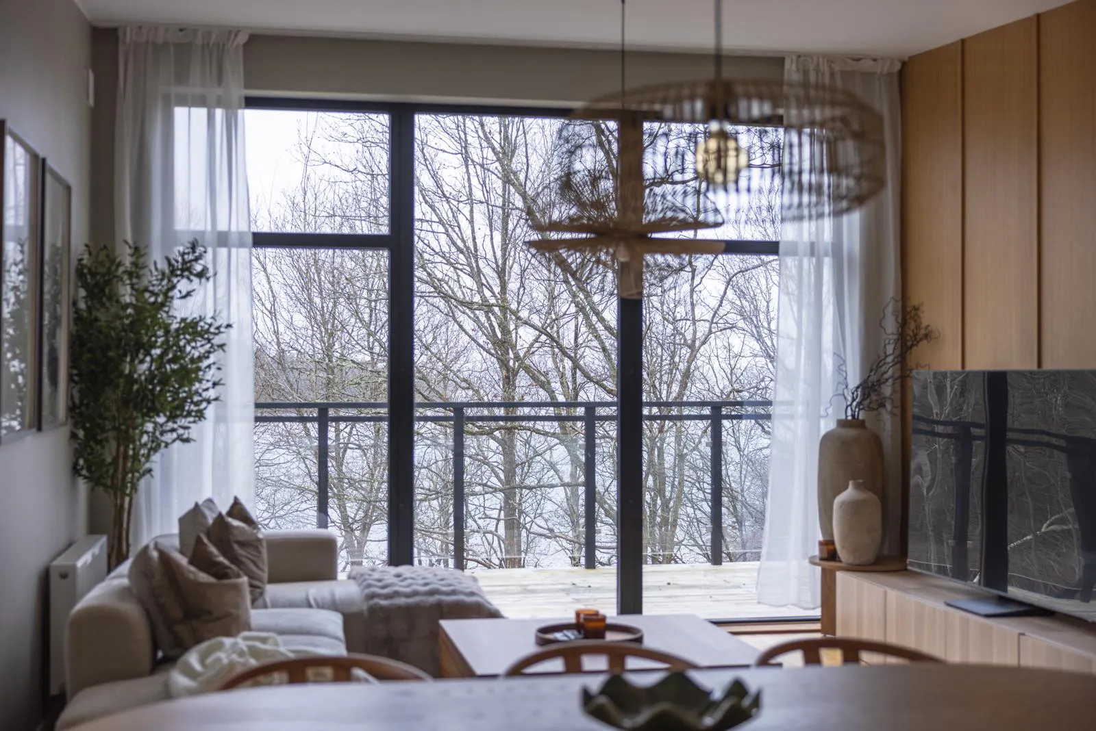 Modern skogsvilla med havsutsikt och bastu – bild 11 av 24