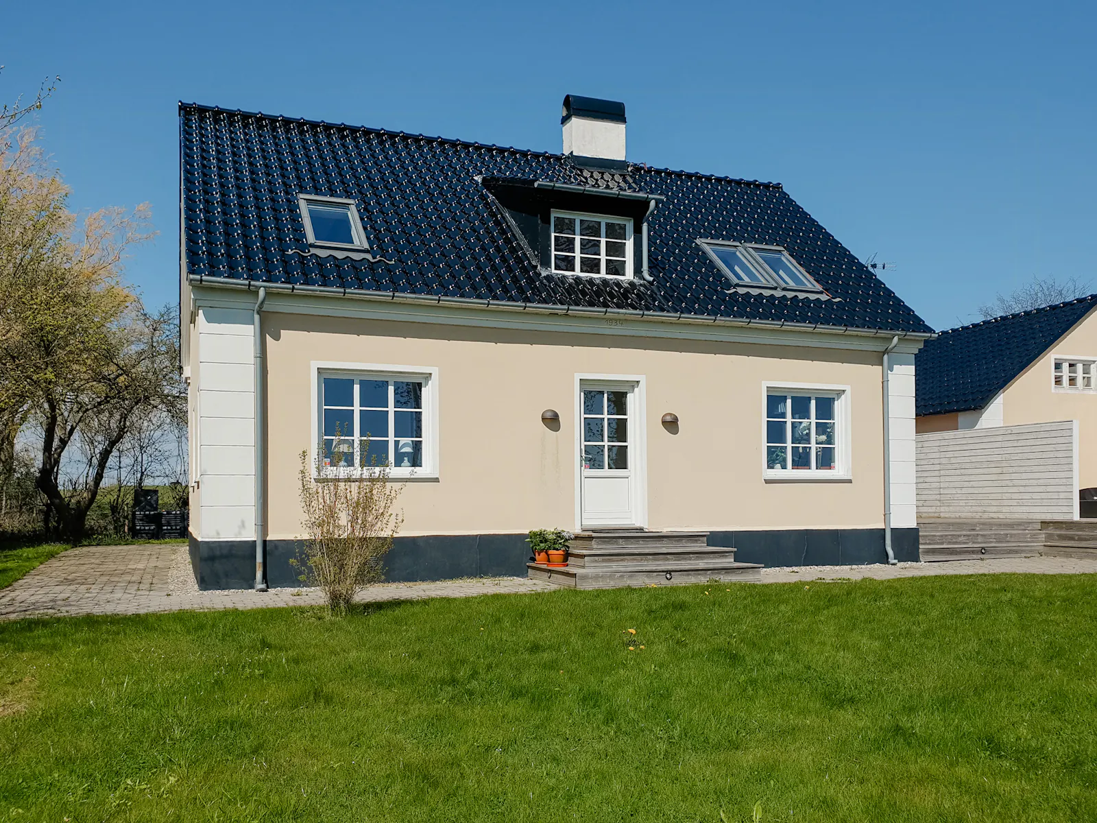 Kusthem med havsutsikt nära Mossbystrand – bild 20 av 24