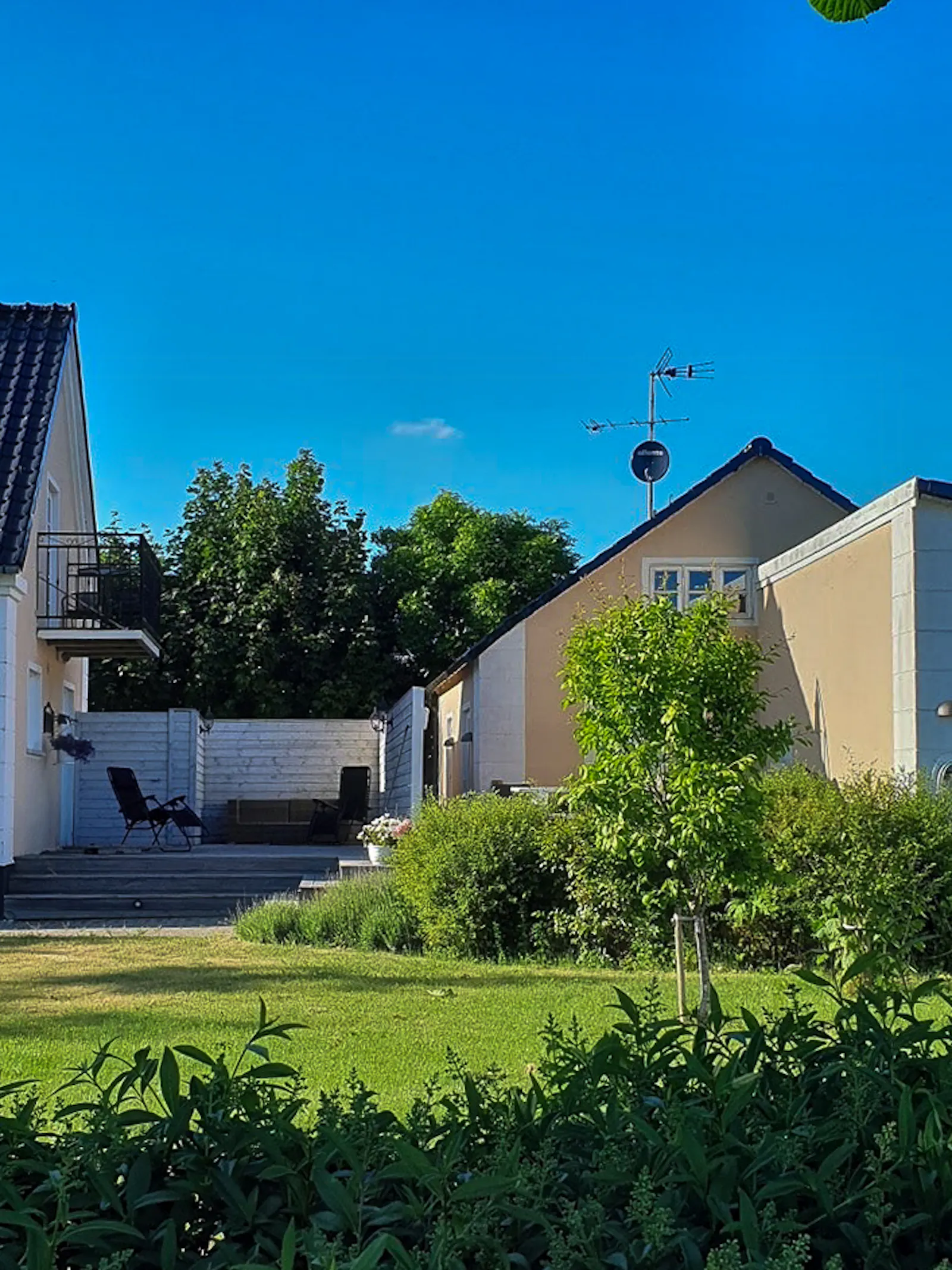 Kusthem med havsutsikt nära Mossbystrand – bild 21 av 24