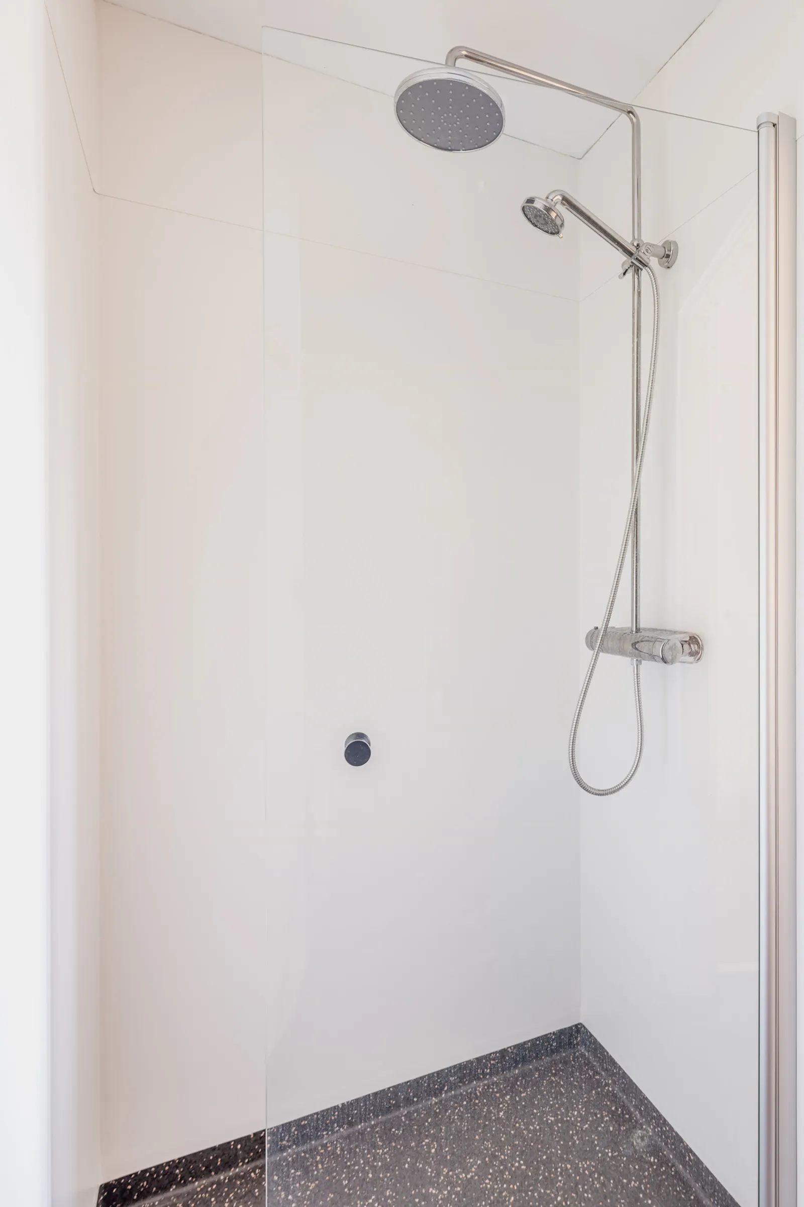 Nybyggd ateljé med naturnära design på Orust – bild 20 av 24