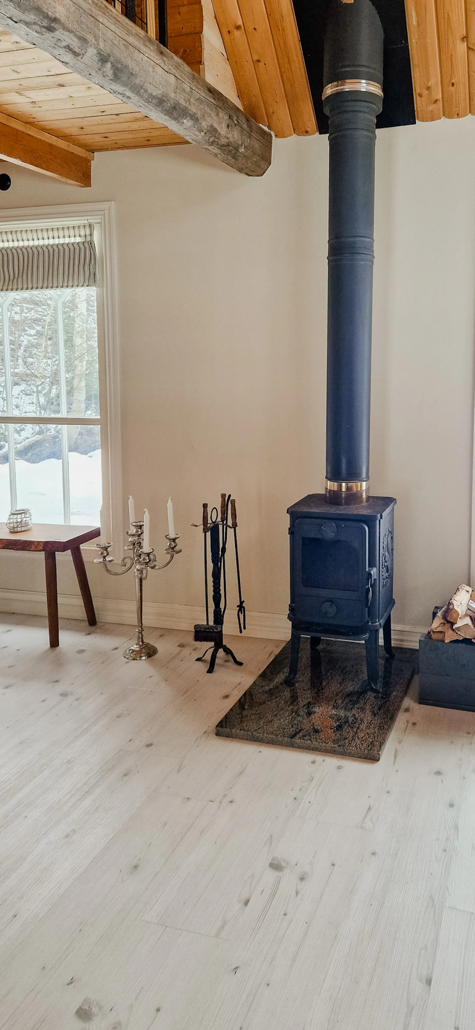 Stuga vid en bäck i södra Halland – bild 7 av 24