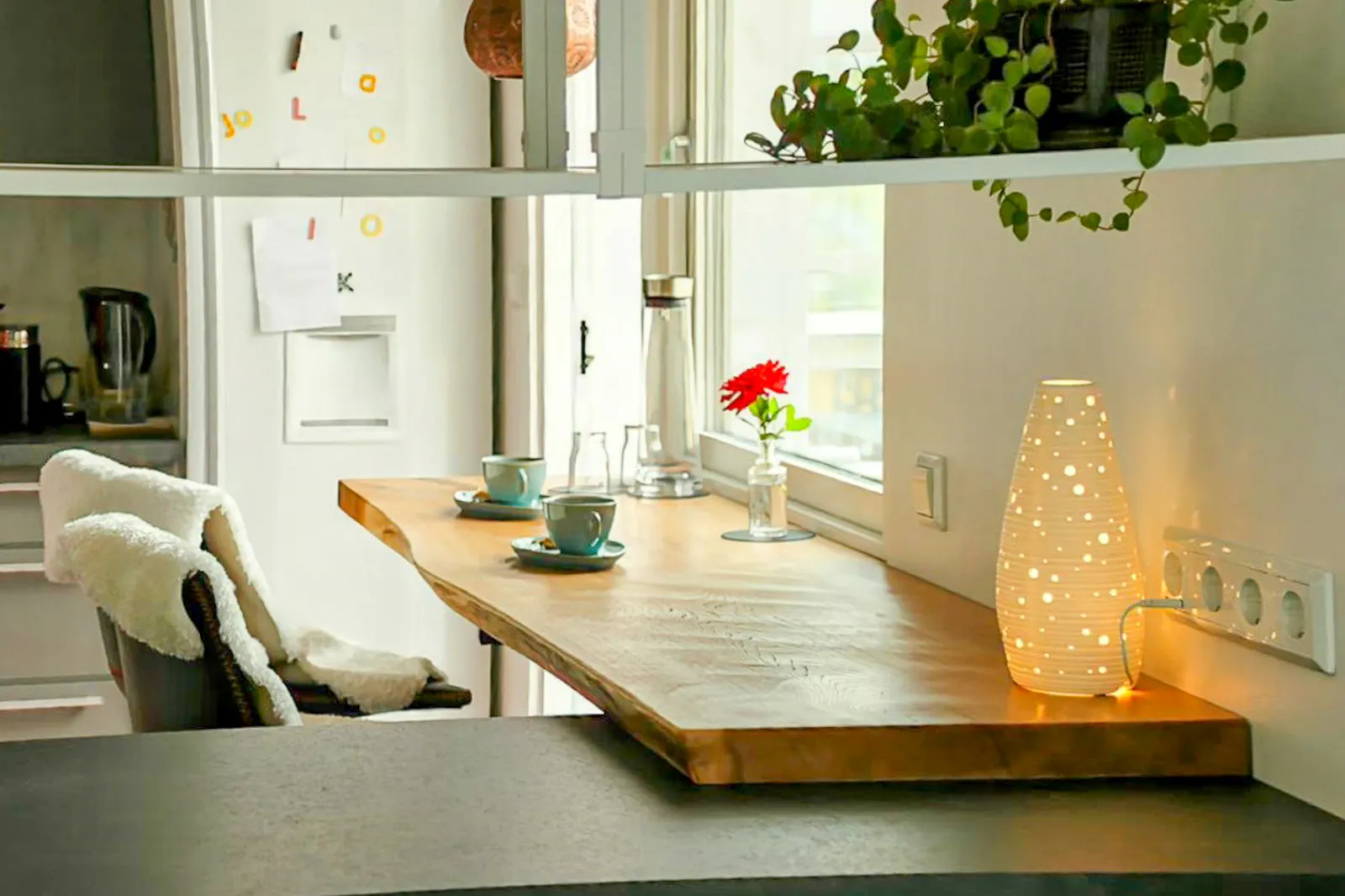 Modernt hus vid floden i Lönneberga – bild 9 av 24