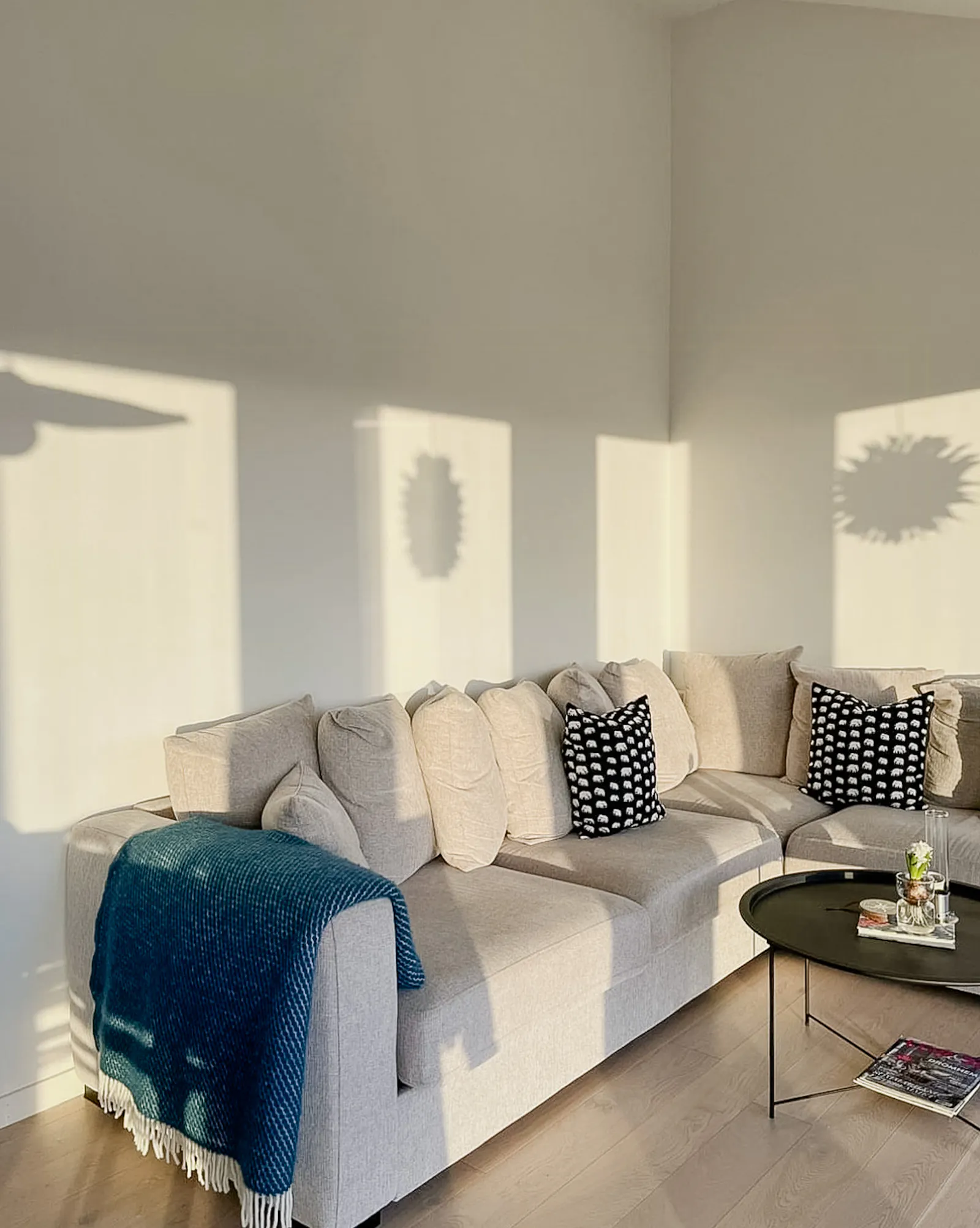 Stuga med havsutsikt och altan nära naturen – bild 8 av 24