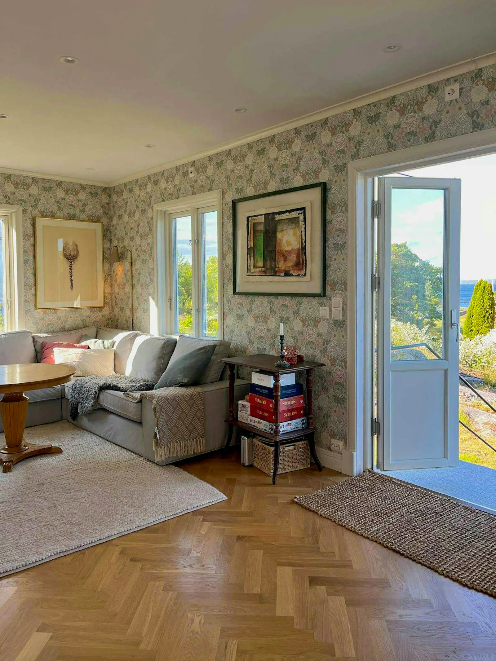 Klassiskt hus i Bohuslän-stil vid Ekenäs hamn på Koster – bild 13 av 24