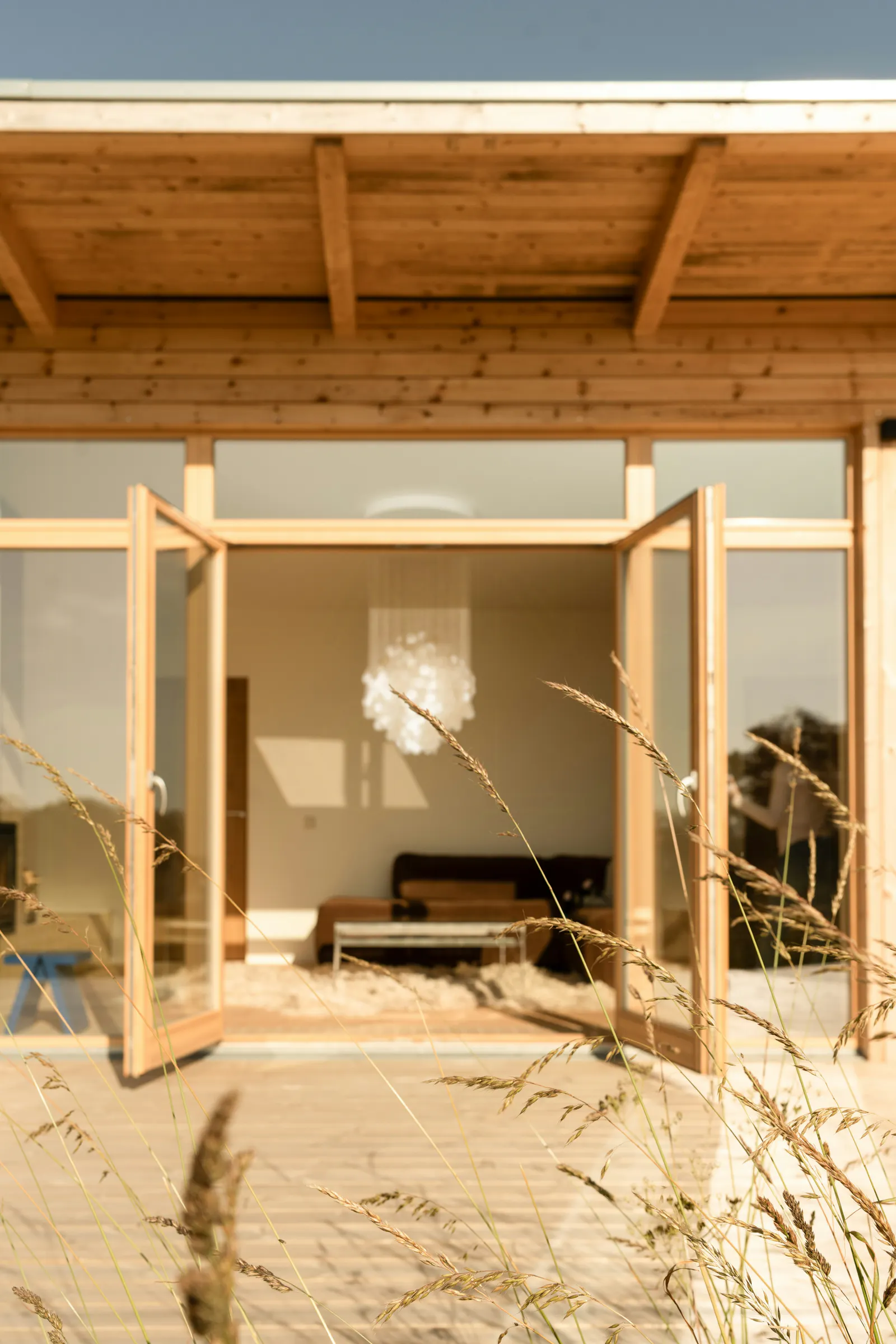Arkitektritat hus på äng i Torekov – bild 18 av 24