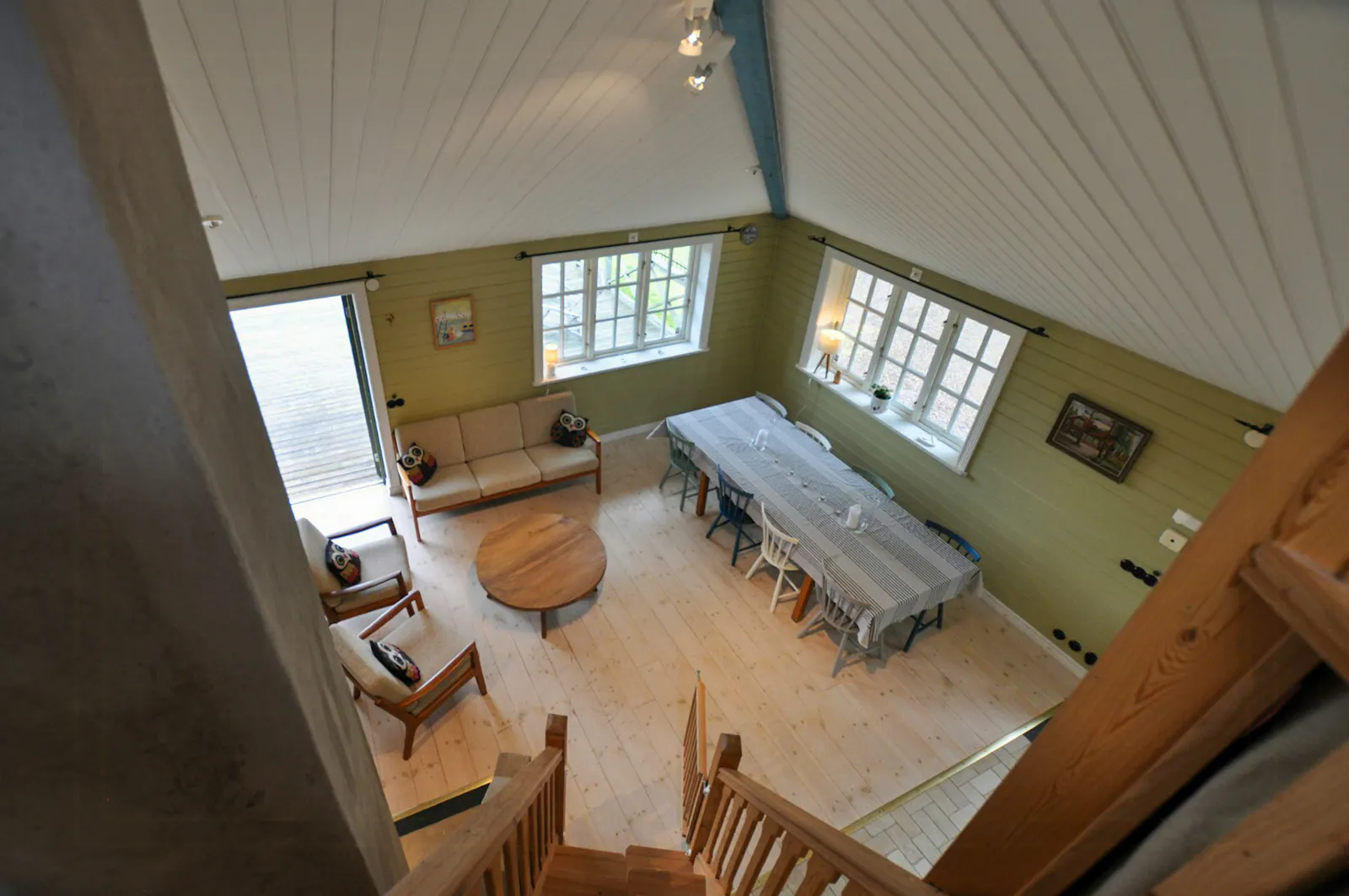 Sjöhus med bastu och brygga nära Vättern – bild 13 av 22