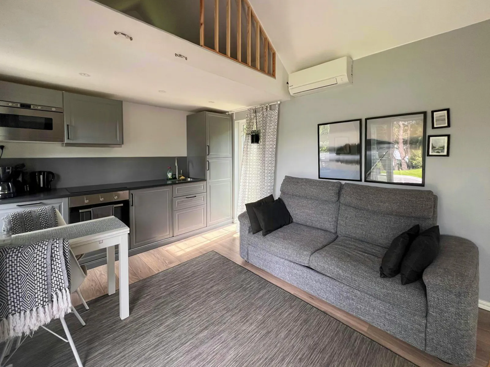 Minihus med sandstrand och bastu – bild 8 av 22