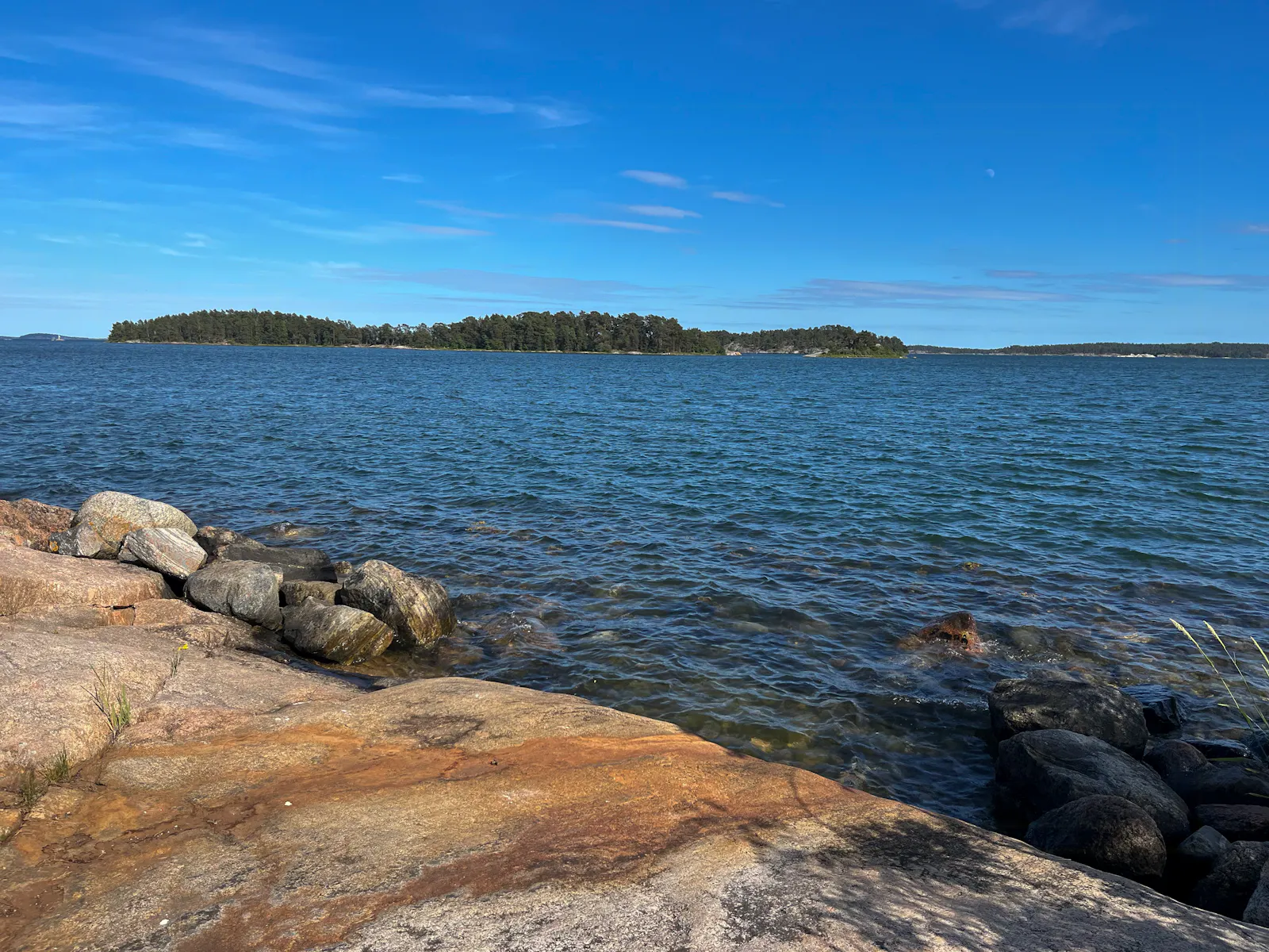 Hus med utsikt mot fjärden på Dalarö – bild 22 av 22