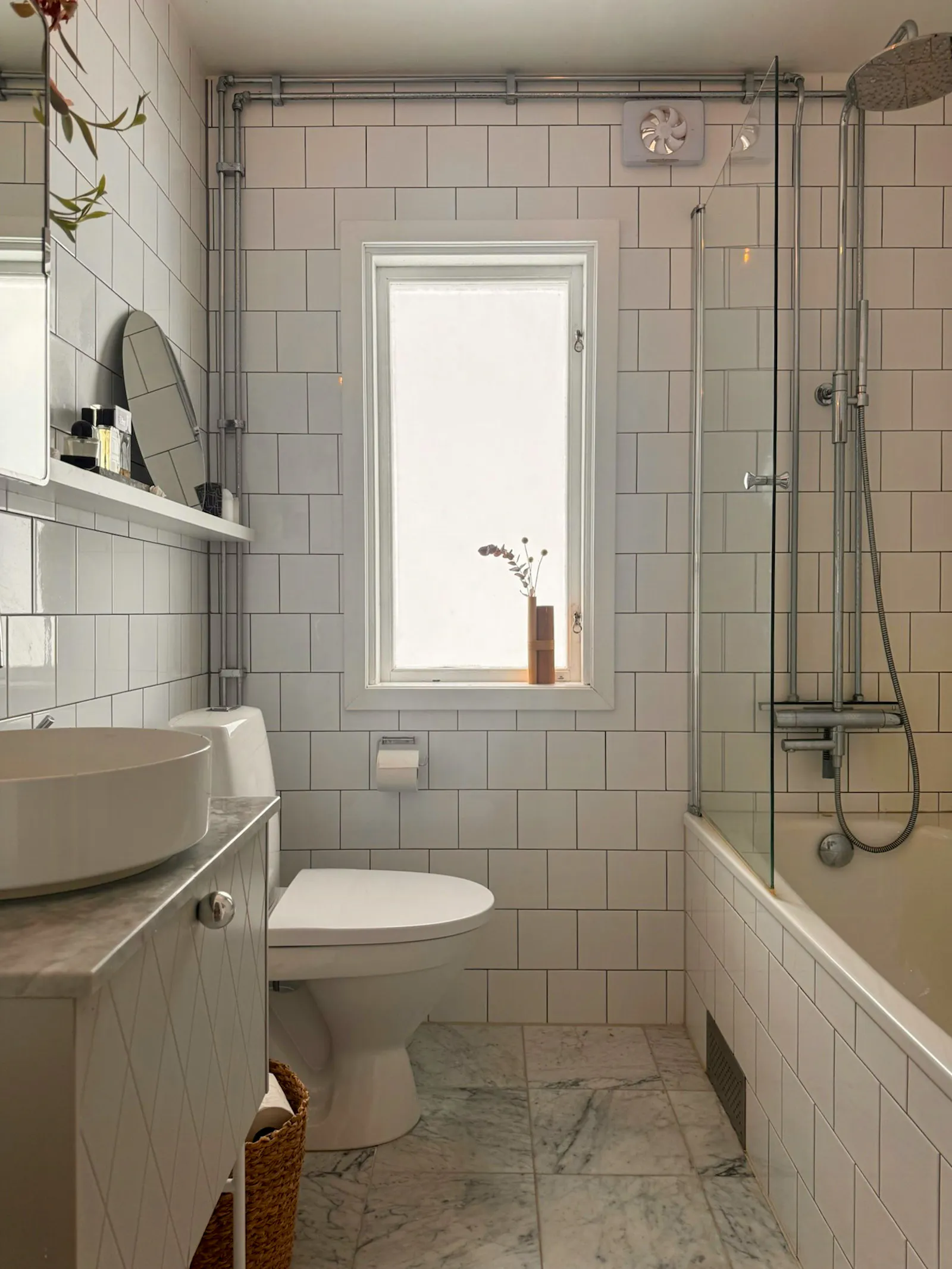 Mysigt hus omgivet av naturen – bild 13 av 17