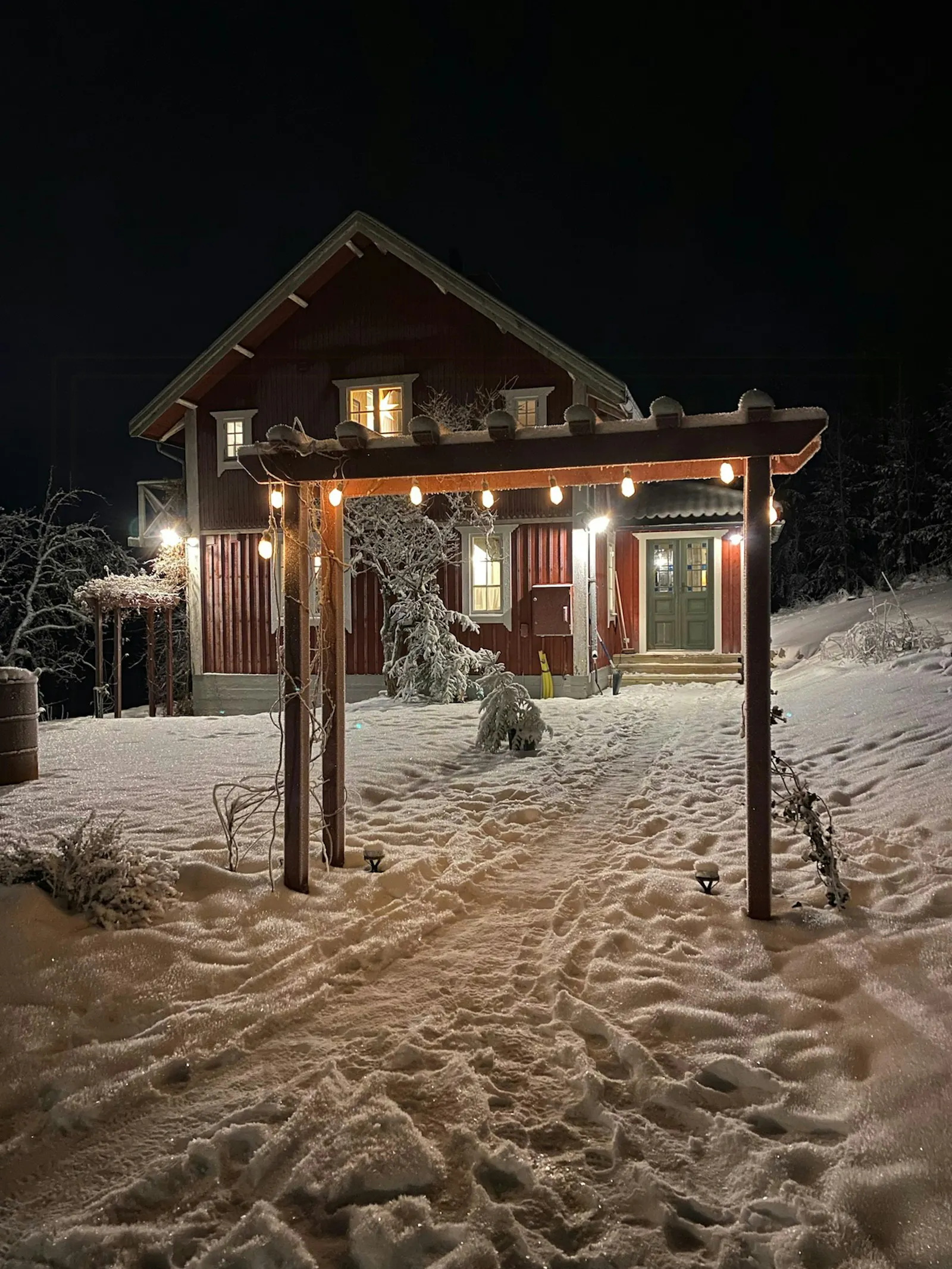 Renoverad villa från 1916 vid sjön i Nykvarn – bild 24 av 24