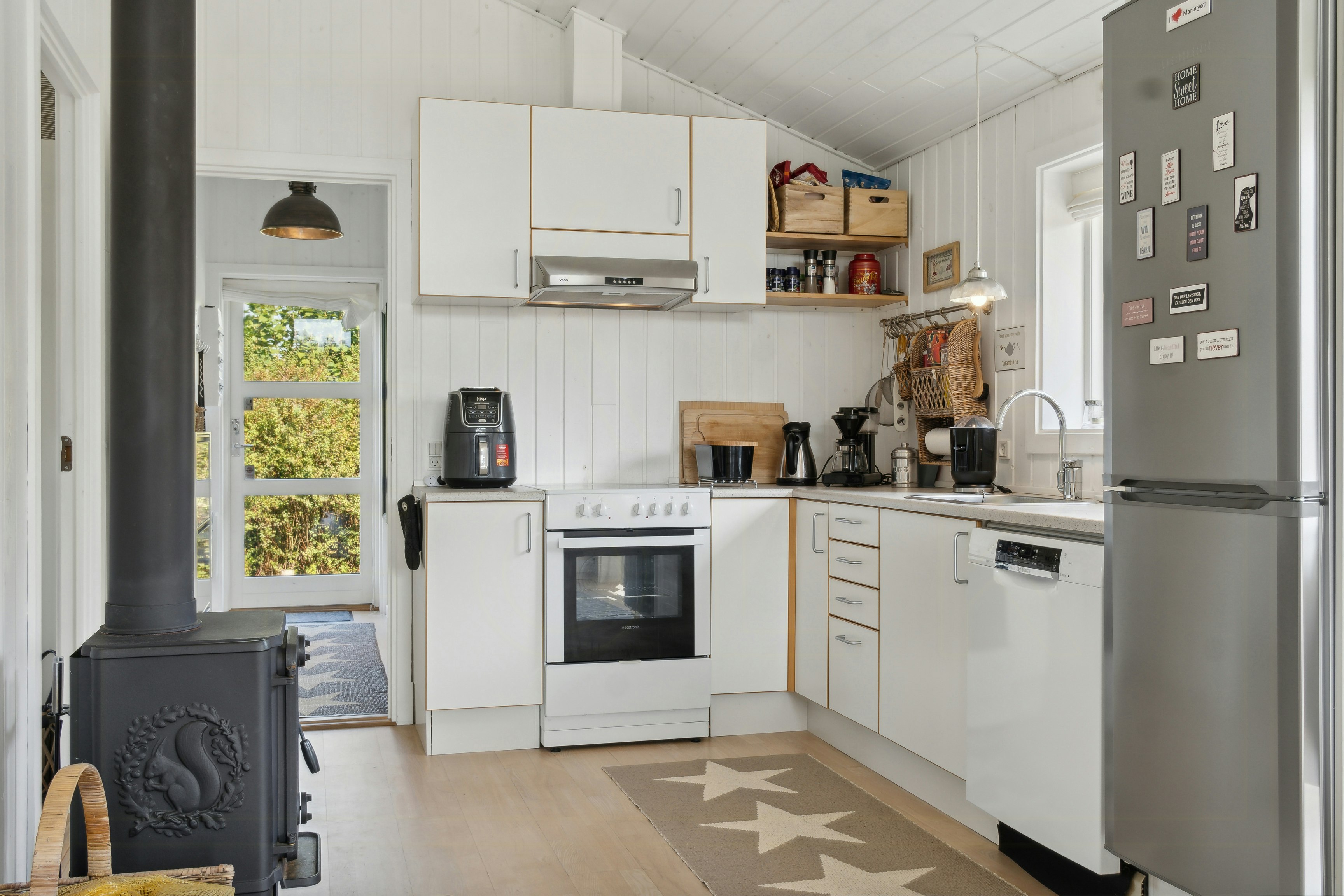 Wolf Tourism: An Opportunity for Coexistence and Economic Growth -  Rewilding Academy, image size:2560x2560