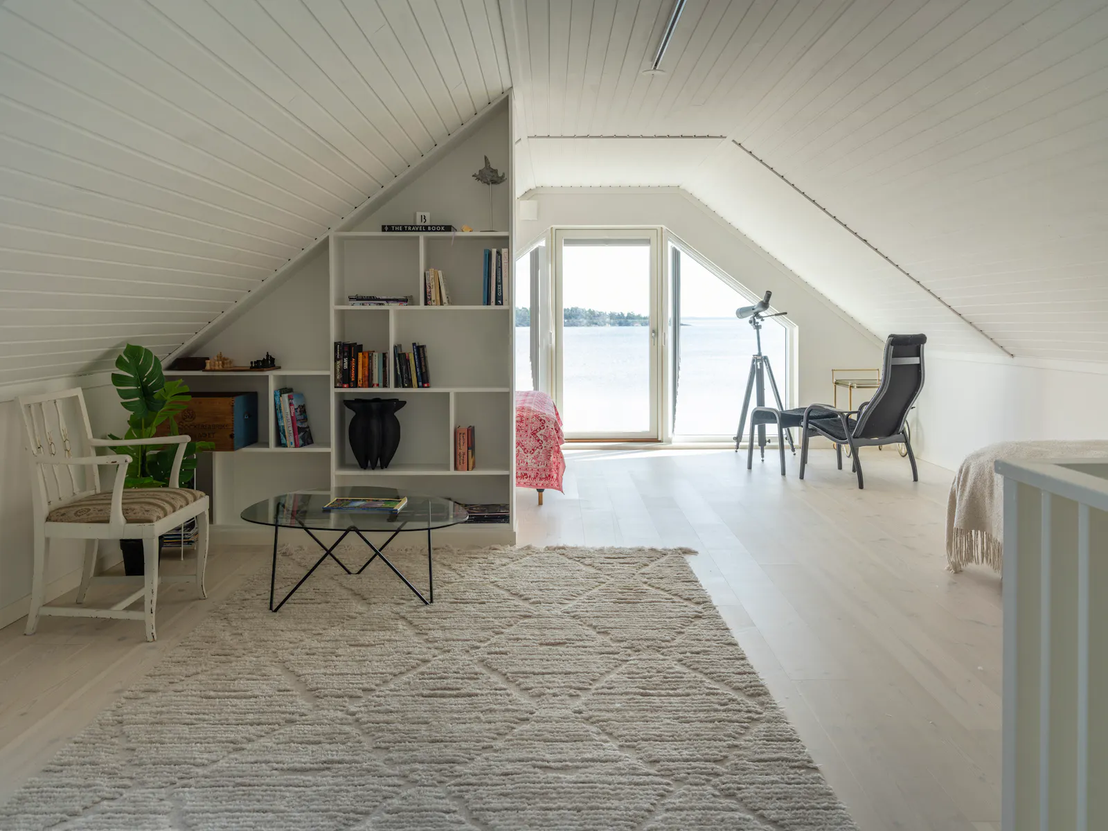 Hus med bastu och brygga vid fjorden nära Trosa – bild 9 av 24
