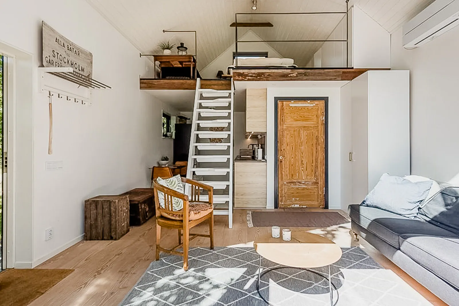 Charmigt semesterhus med havsutsikt nära Stockholm – bild 5 av 20