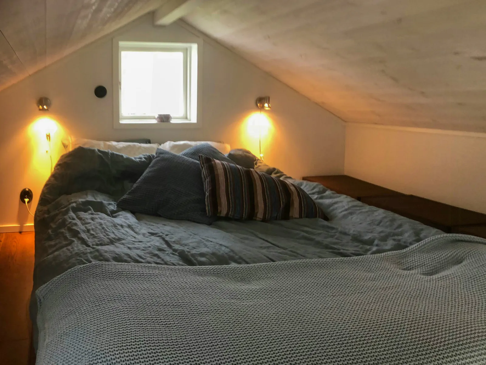 Strandnära ministuga med bastu i Skummesslövstrand – bild 7 av 15