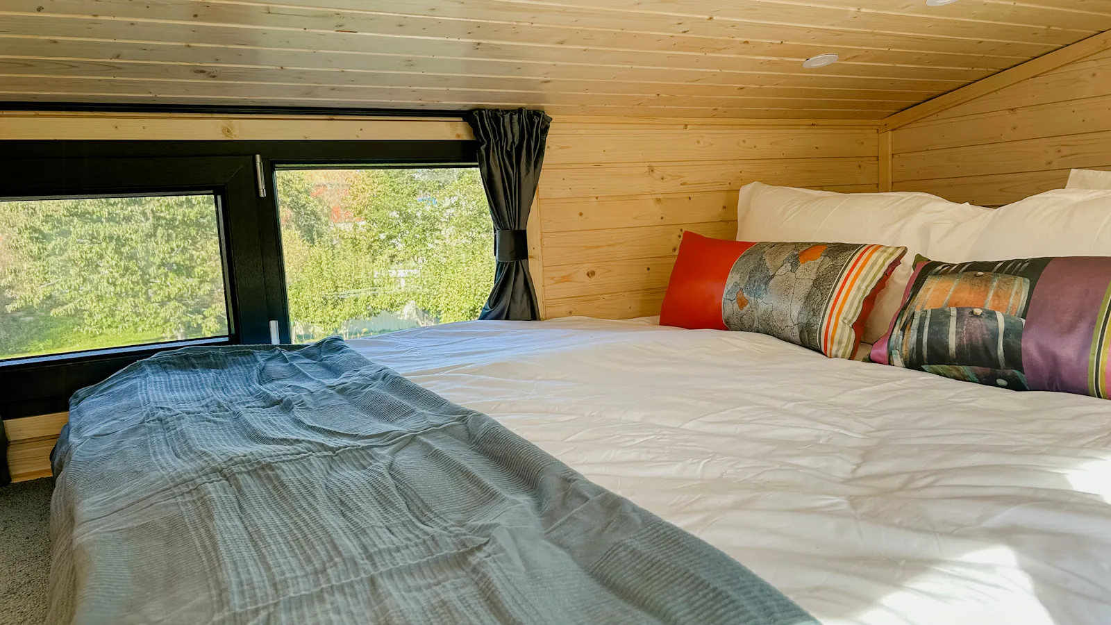 Minihus mellan åkrar och hav på Vässingsö – bild 11 av 24