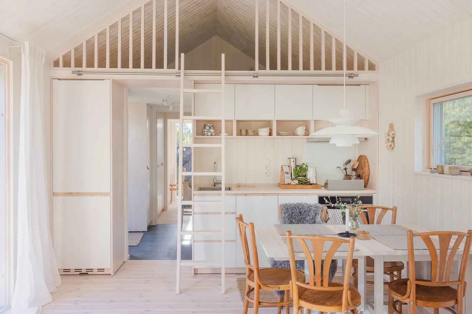 Modernt semesterhus nära havet i Ardre – bild 5 av 24