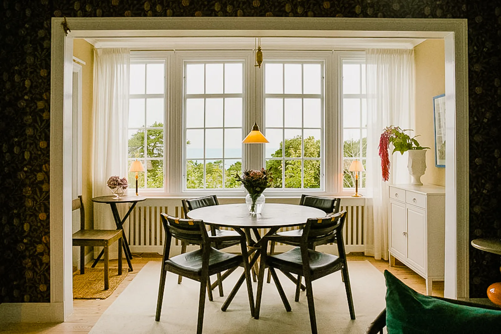 Sekelskiftesstuga på klippa i Visby – bild 11 av 24