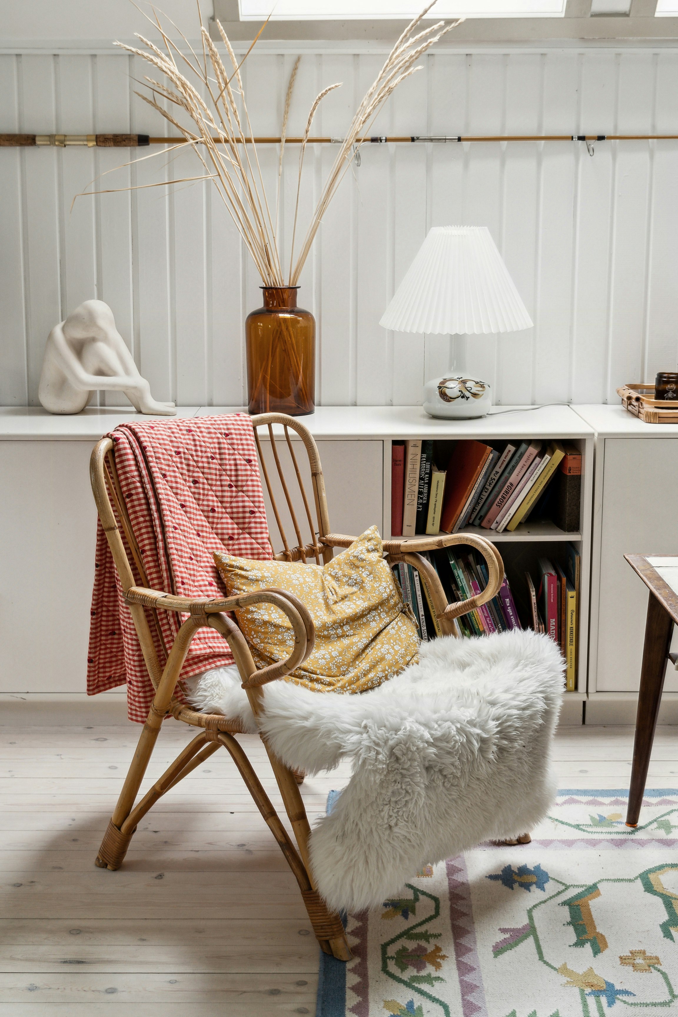 Forlaget Lindhardt og Ringhof anbefaler: Efterårslæsning til sommerhusturen