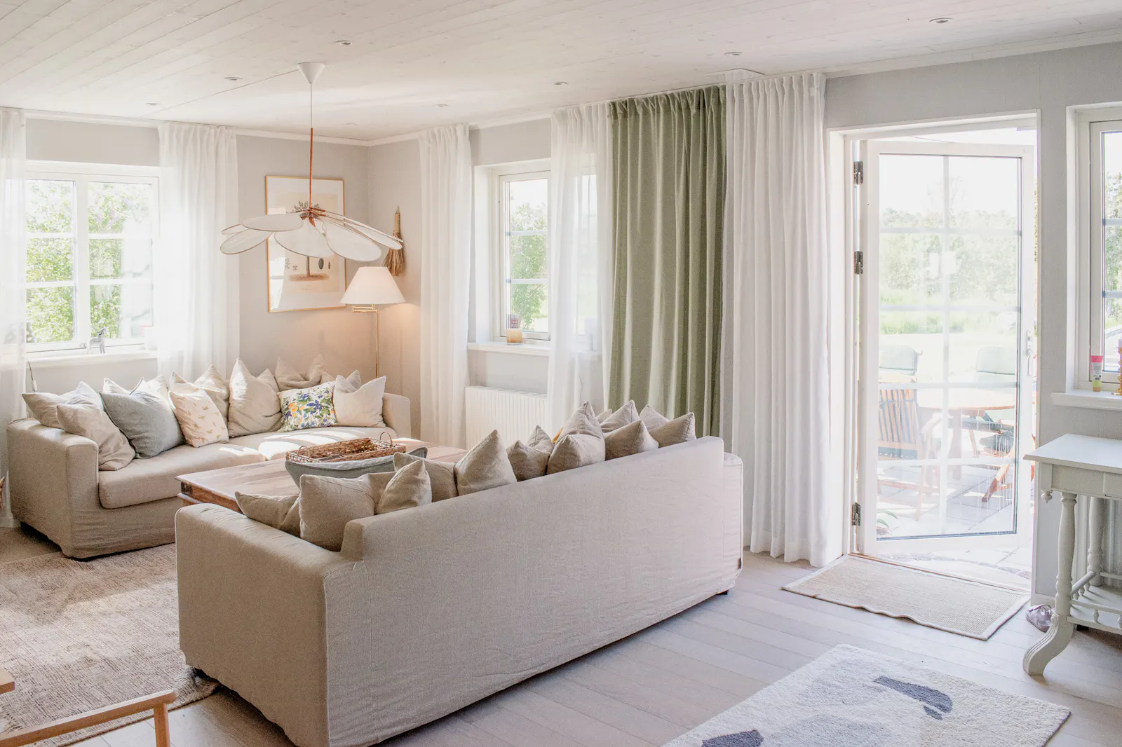 Pool och närhet till stranden i Fröjel – bild 4 av 24