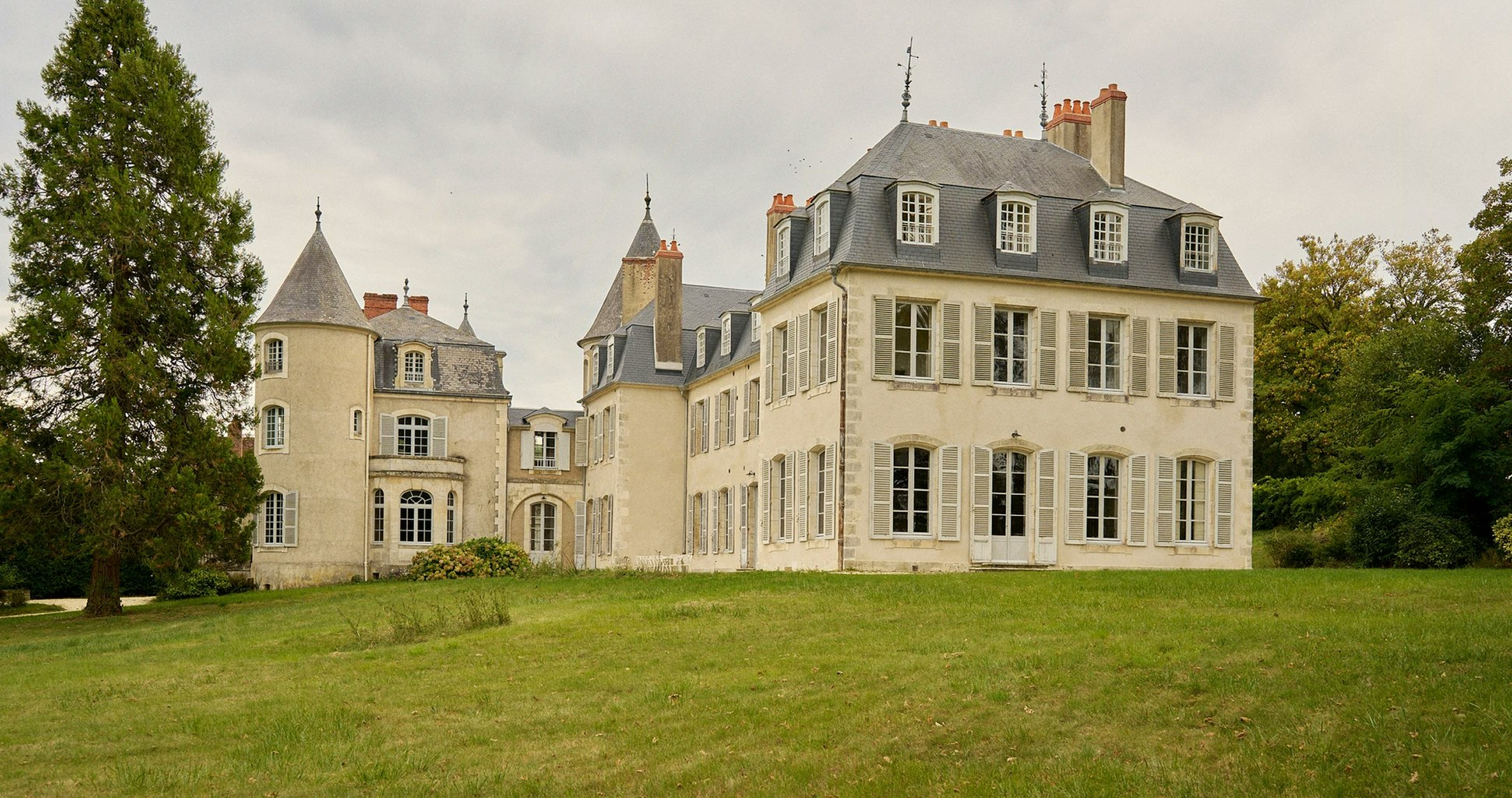 Location Esclusive cover image