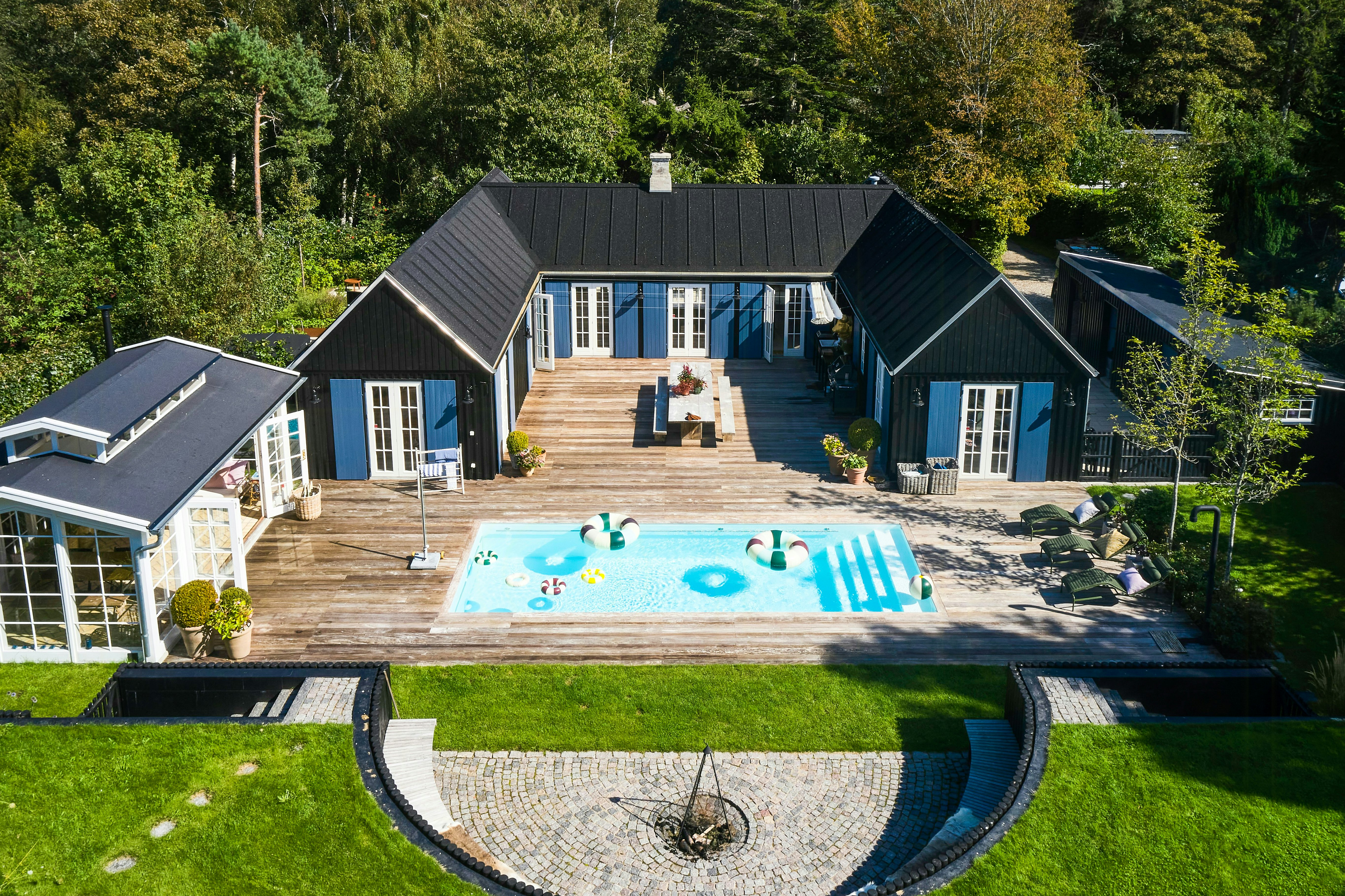 Sommerhuse med udendørs pool i Nordsjælland cover image