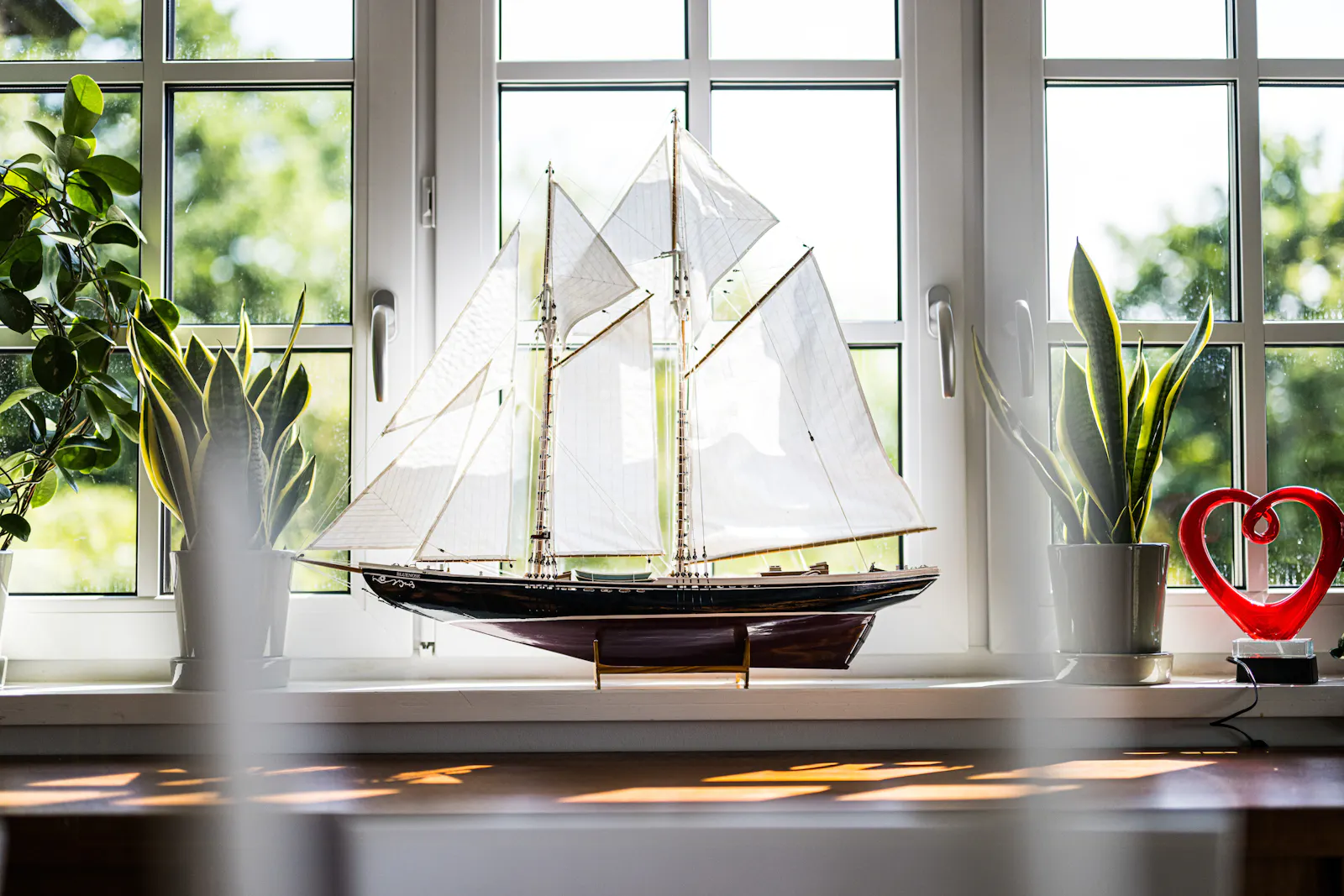 Modern stuga med utsikt och egen båt på Aspö – bild 7 av 24