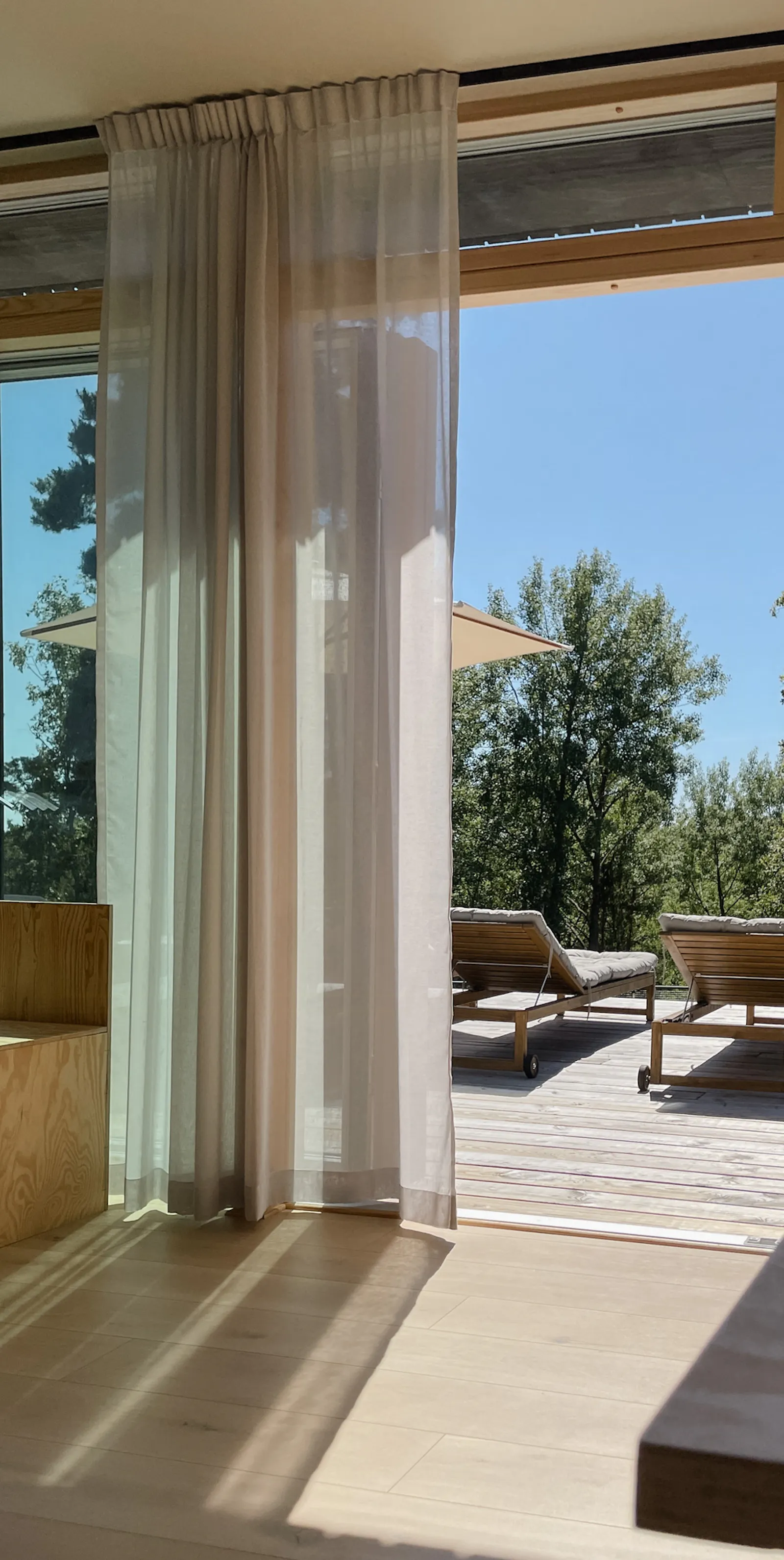 Paradis med pool nära naturens vackra vyer – bild 15 av 24