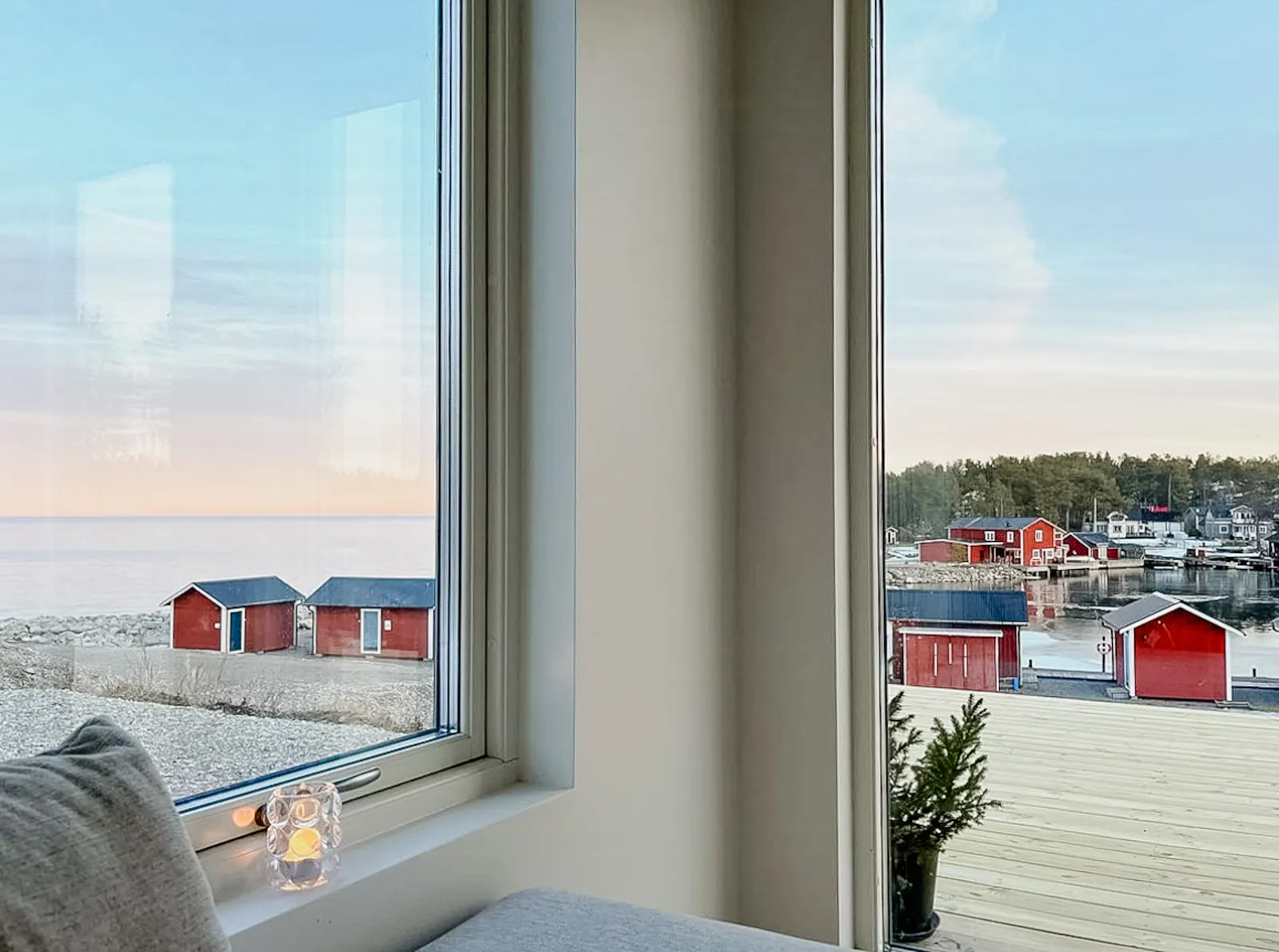 Stuga med havsutsikt och altan nära naturen – bild 11 av 24