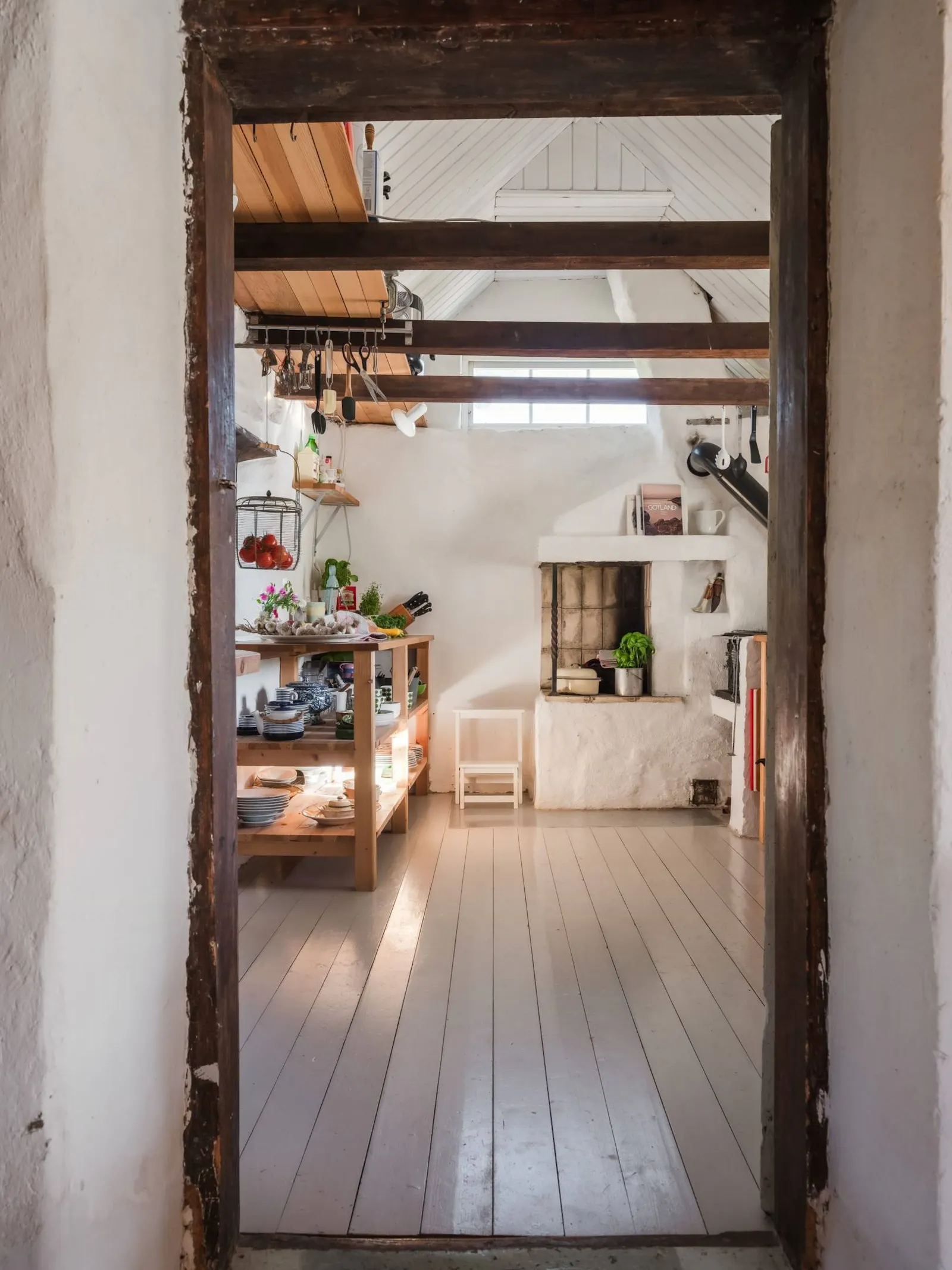 1800-talsgård i kalksten på Gotlands Hangvar – bild 8 av 24