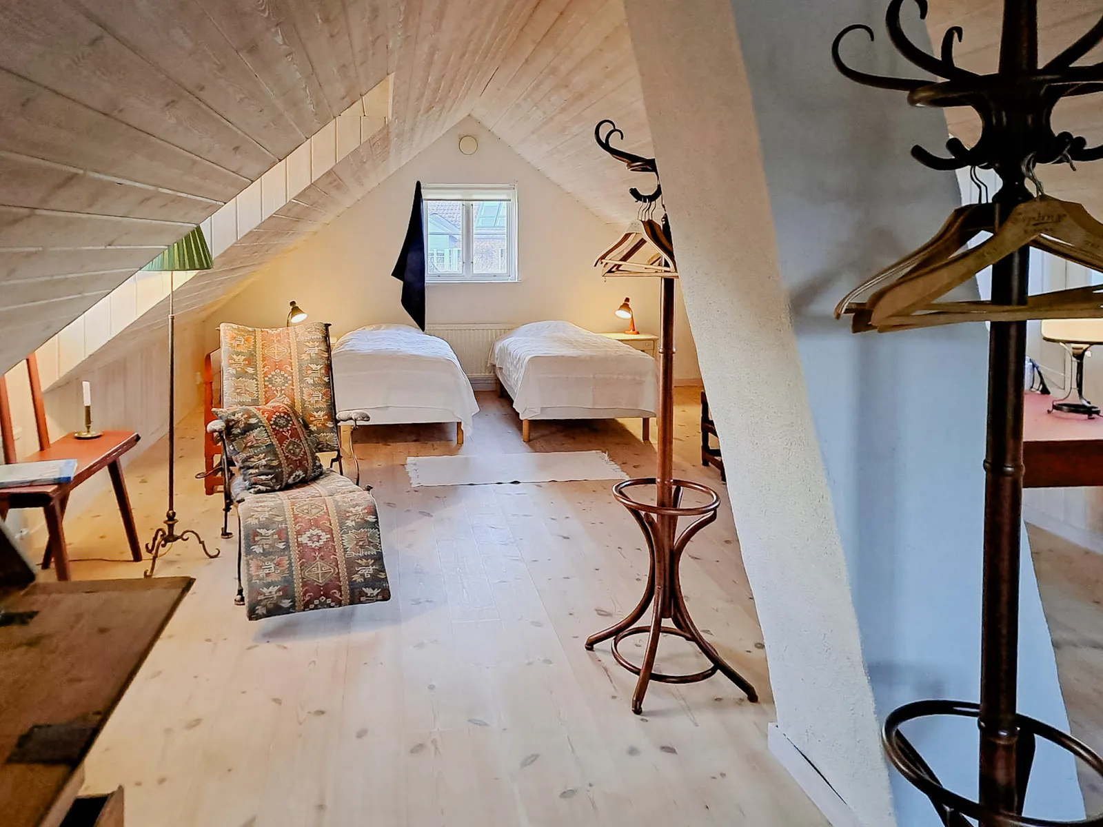Hus vid kvarn i fiskeläget Brantevik – bild 10 av 11