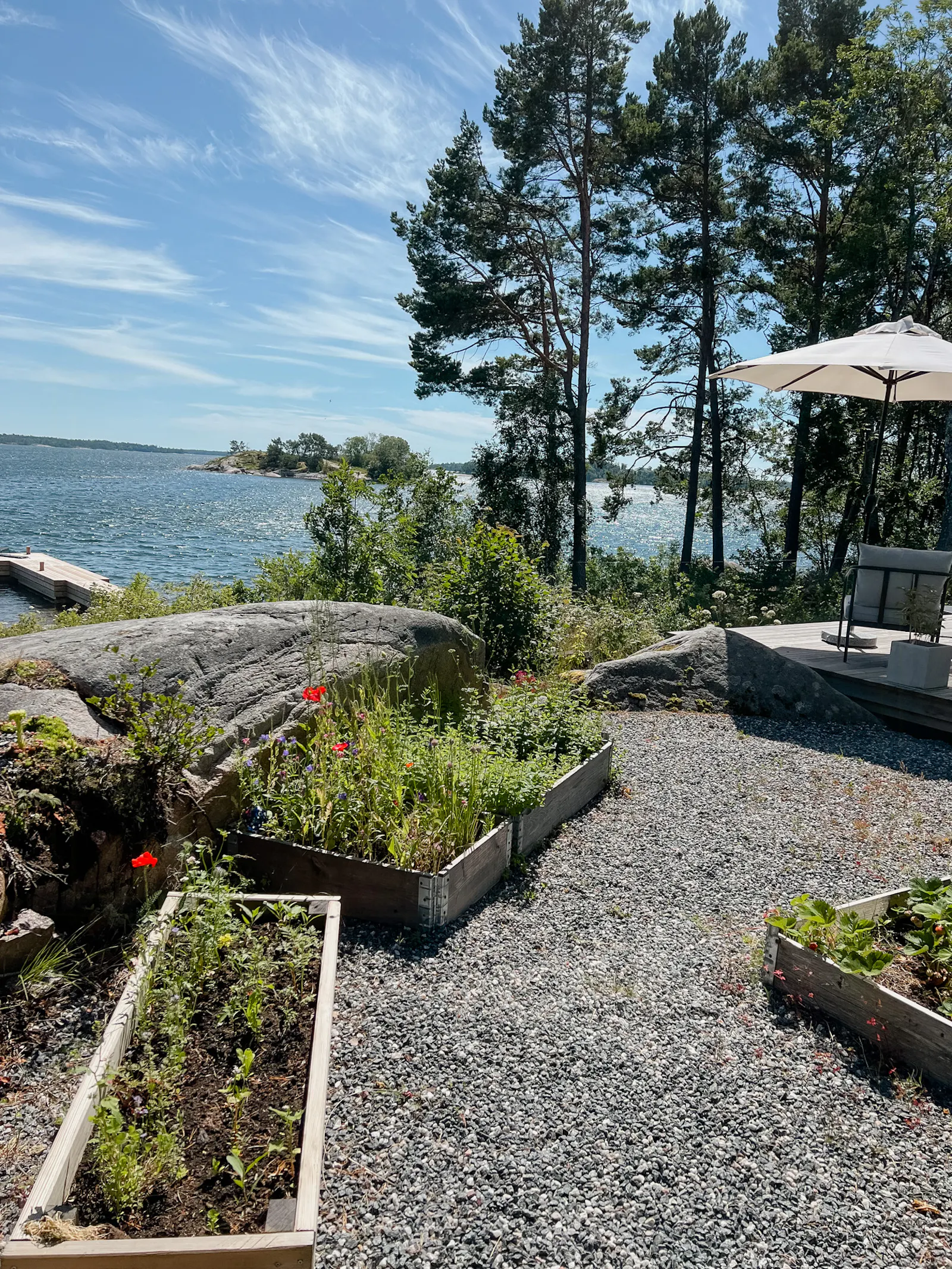 Skärgårdshus med havsutsikt och naturlig charm – bild 3 av 21