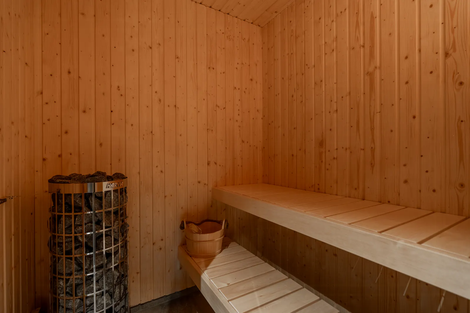 Arkitektritad fjällstuga med panoramavy – bild 22 av 24