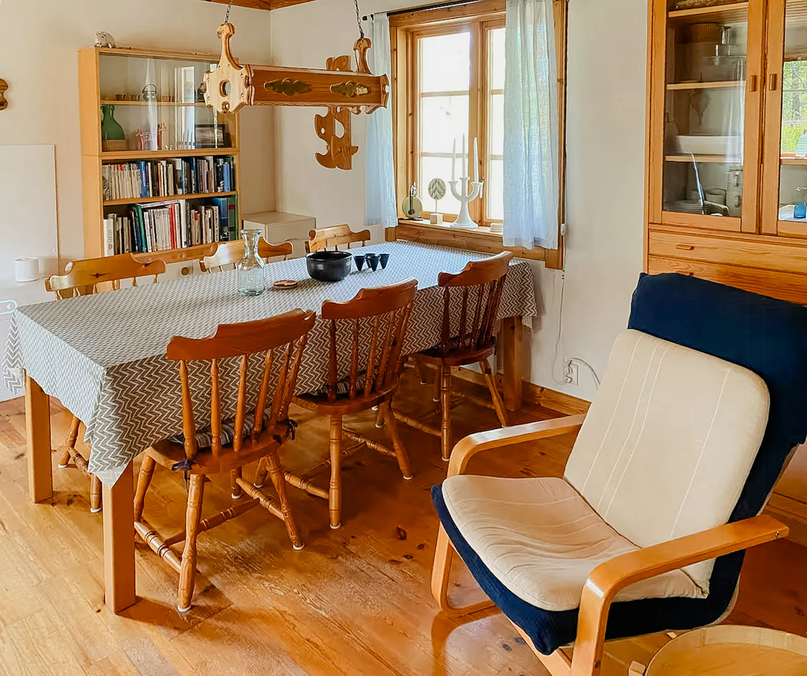 Charmigt hus på Vätö omgivet av lugn och skog – bild 7 av 24