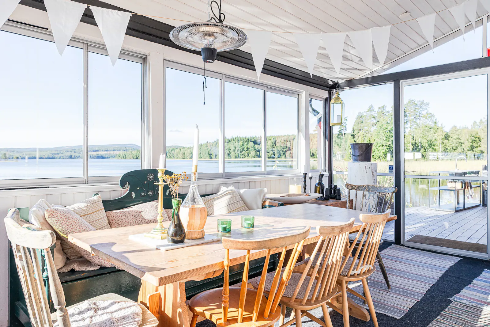 Lantlig stuga med panoramautsikt över Hansesjön – bild 15 av 24