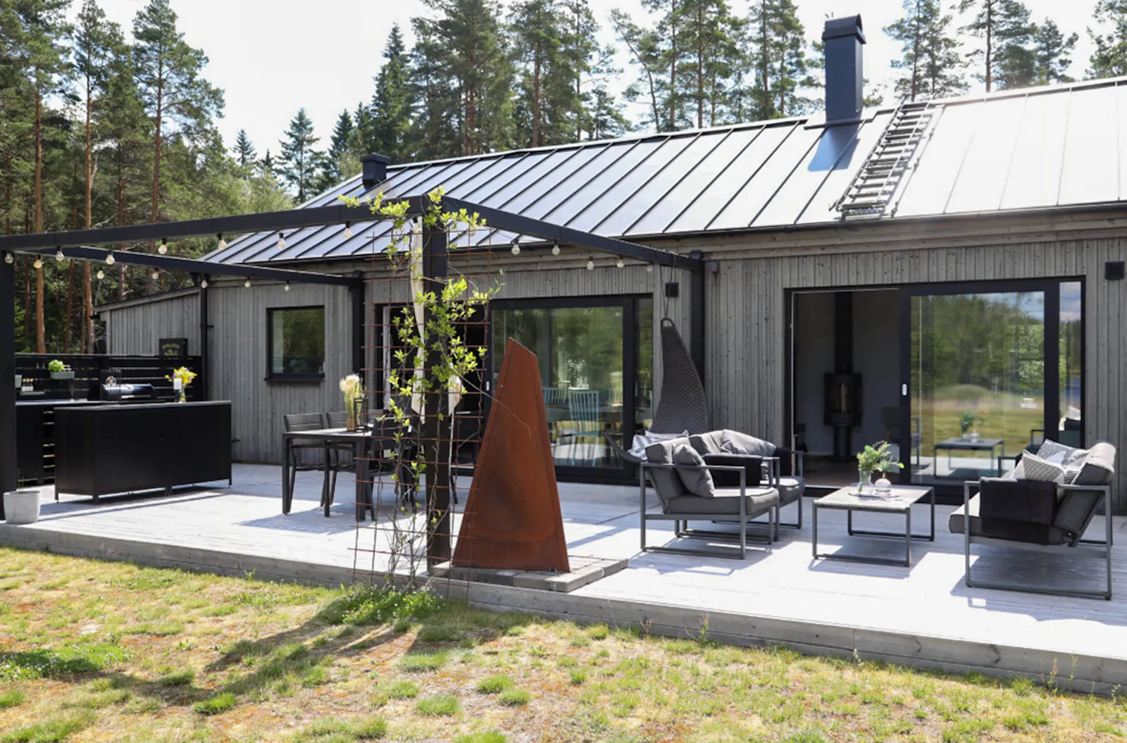 Sjöstuga med solnedgångar över Försjön – bild 23 av 24