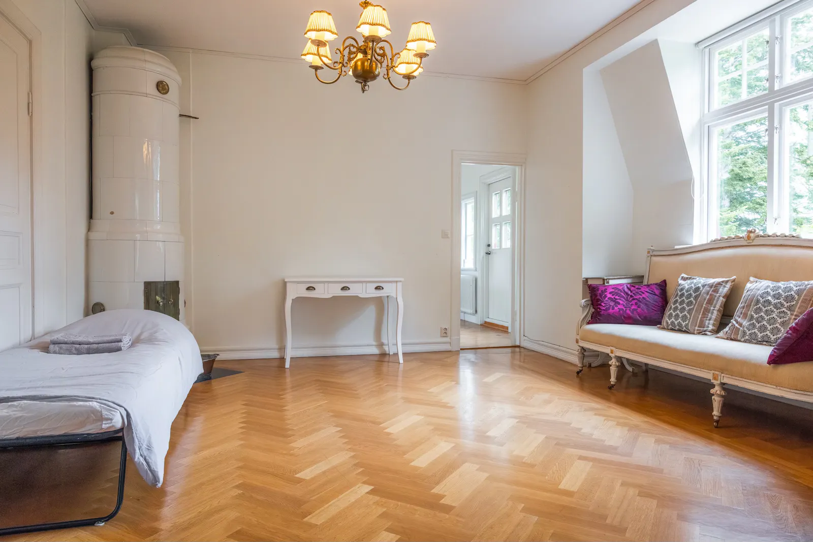 Herrgårdsvilla vid Mälaren nära Stockholm – bild 21 av 24