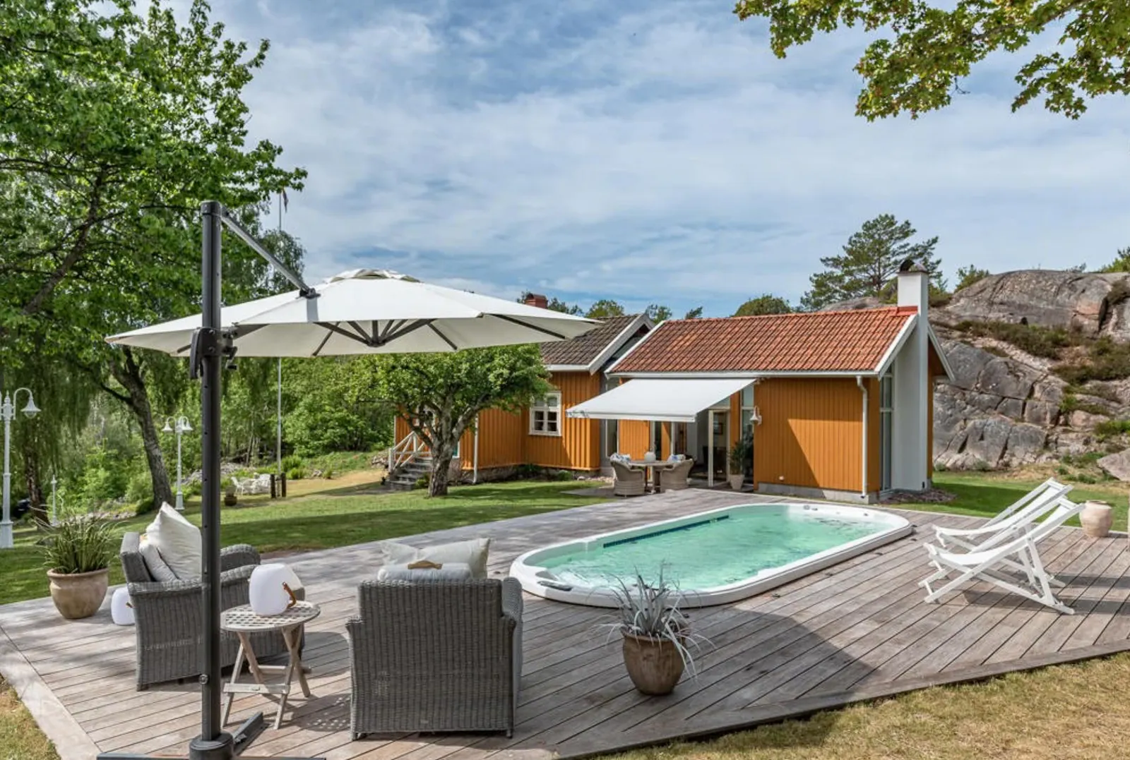 Lanthus med tennis och pool nära Lysekil – bild 2 av 24