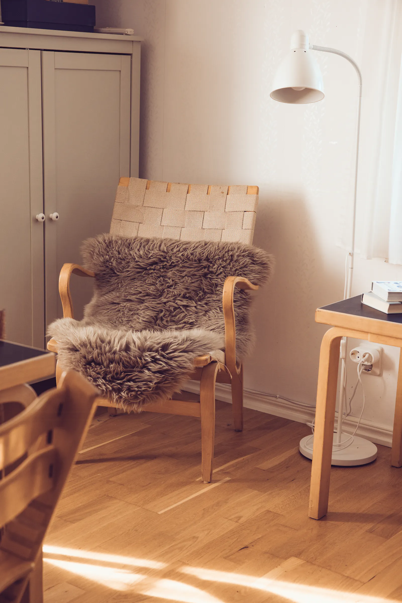 Svenskt timmerhus i naturskön miljö – bild 11 av 24