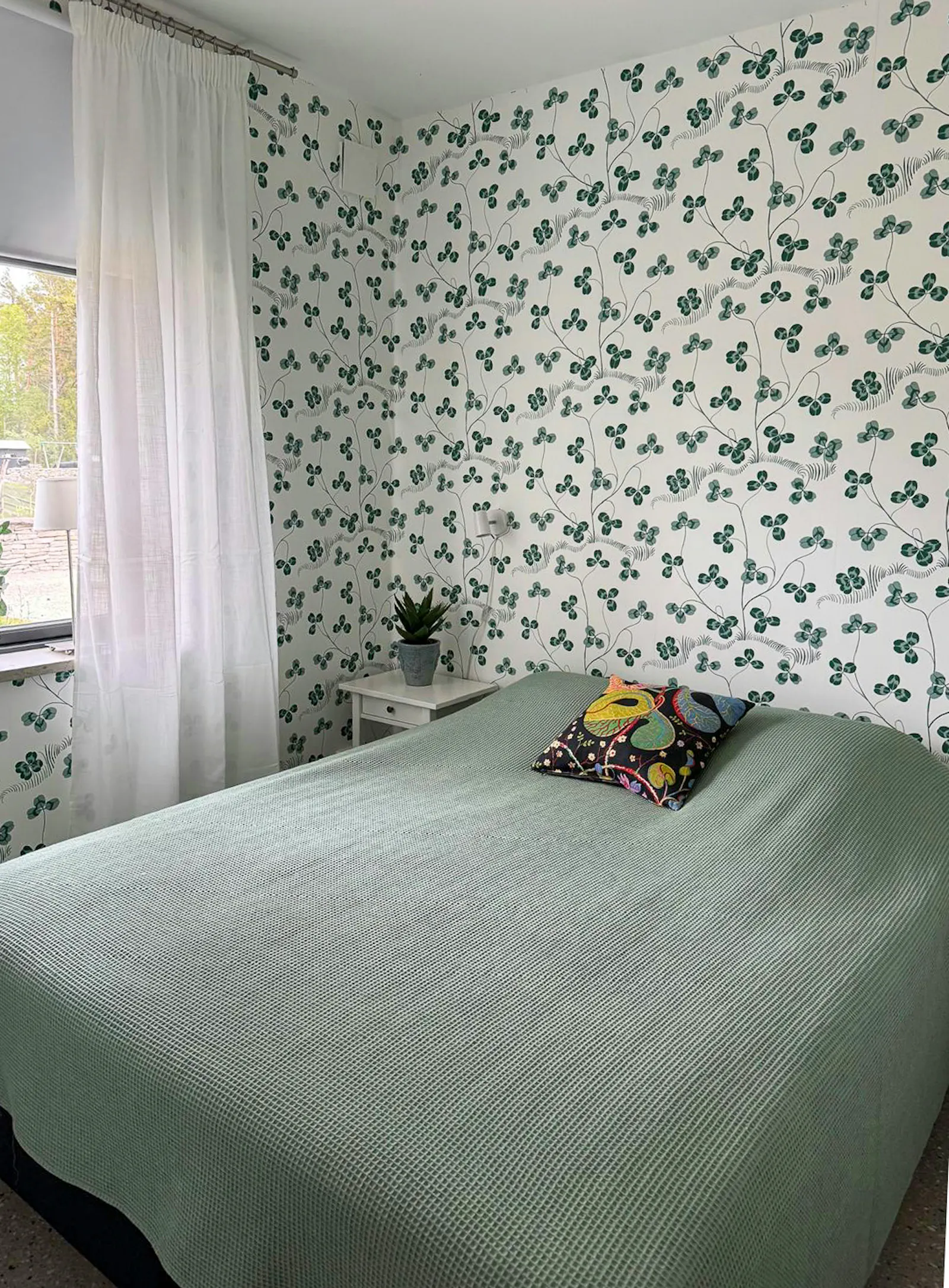 Modernt radhus med sol och uteplats på Gotland – bild 8 av 17