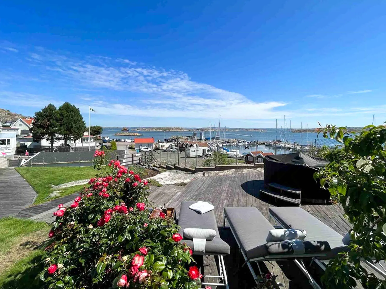 Havsutsikt från lugna Hyppeln i skärgården – bild 2 av 24