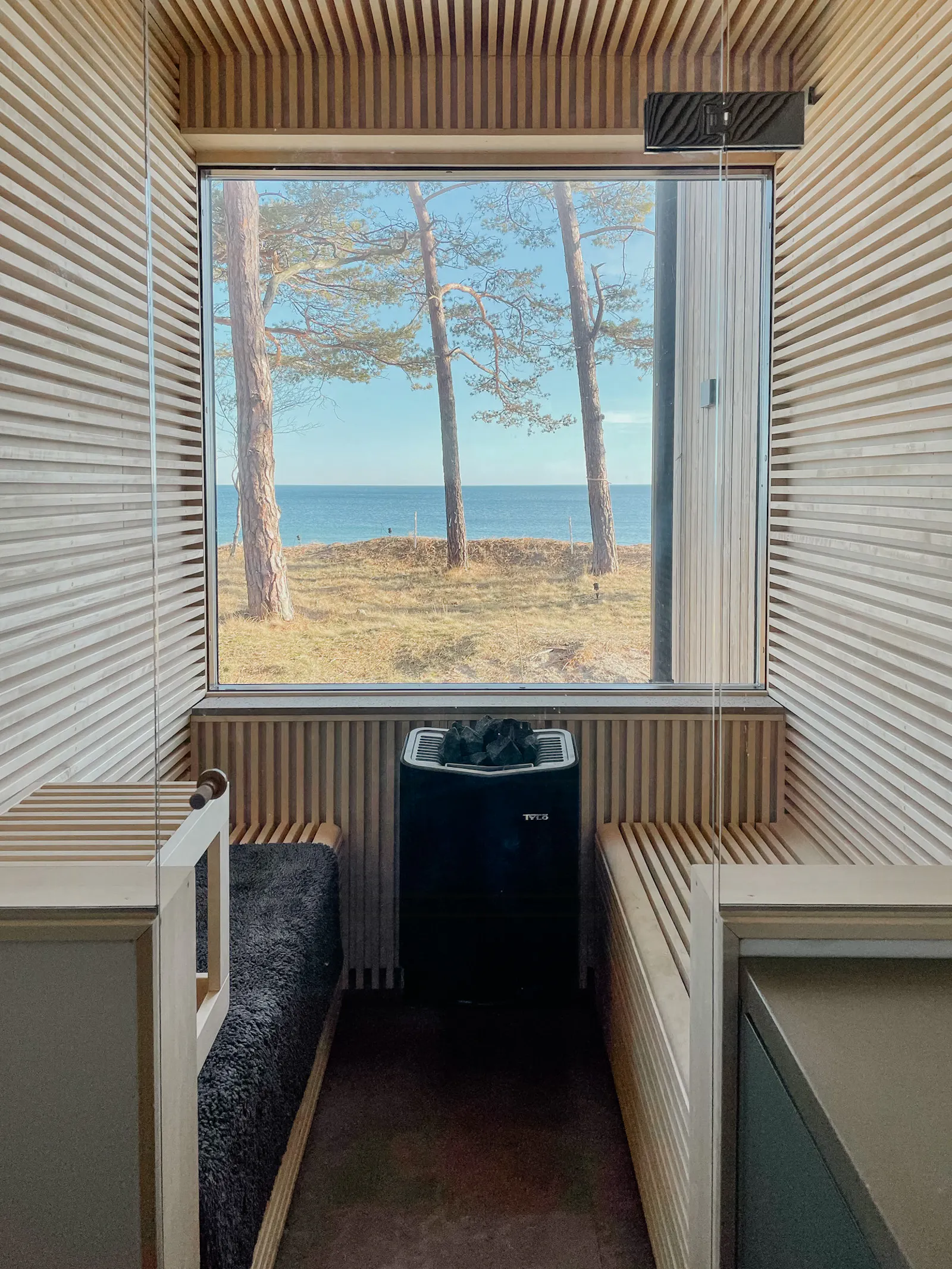 Strandvilla med havsutsikt i Äspet – bild 4 av 22