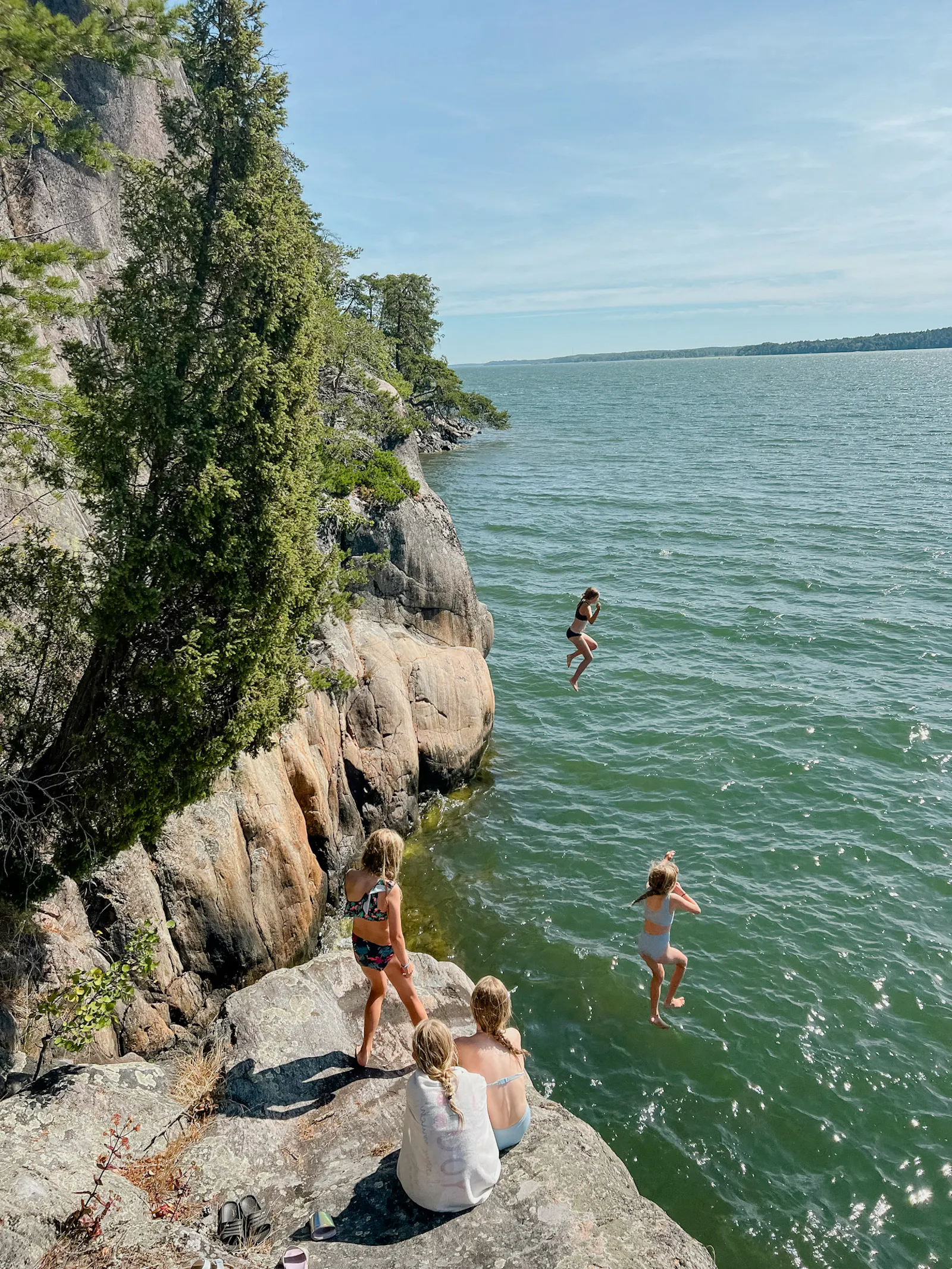 Stuga med panoramautsikt i naturreservat – bild 4 av 24