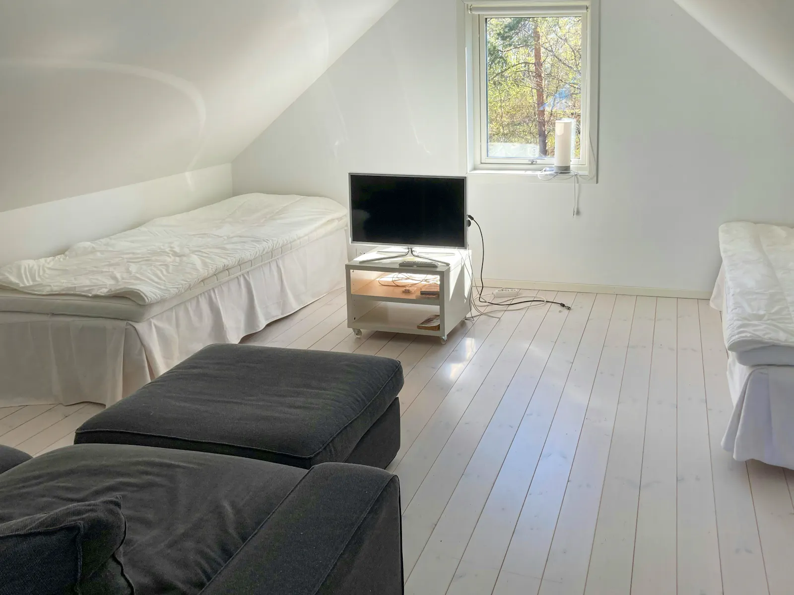 Ljust hus med havsutsikt vid Lindö – bild 14 av 23