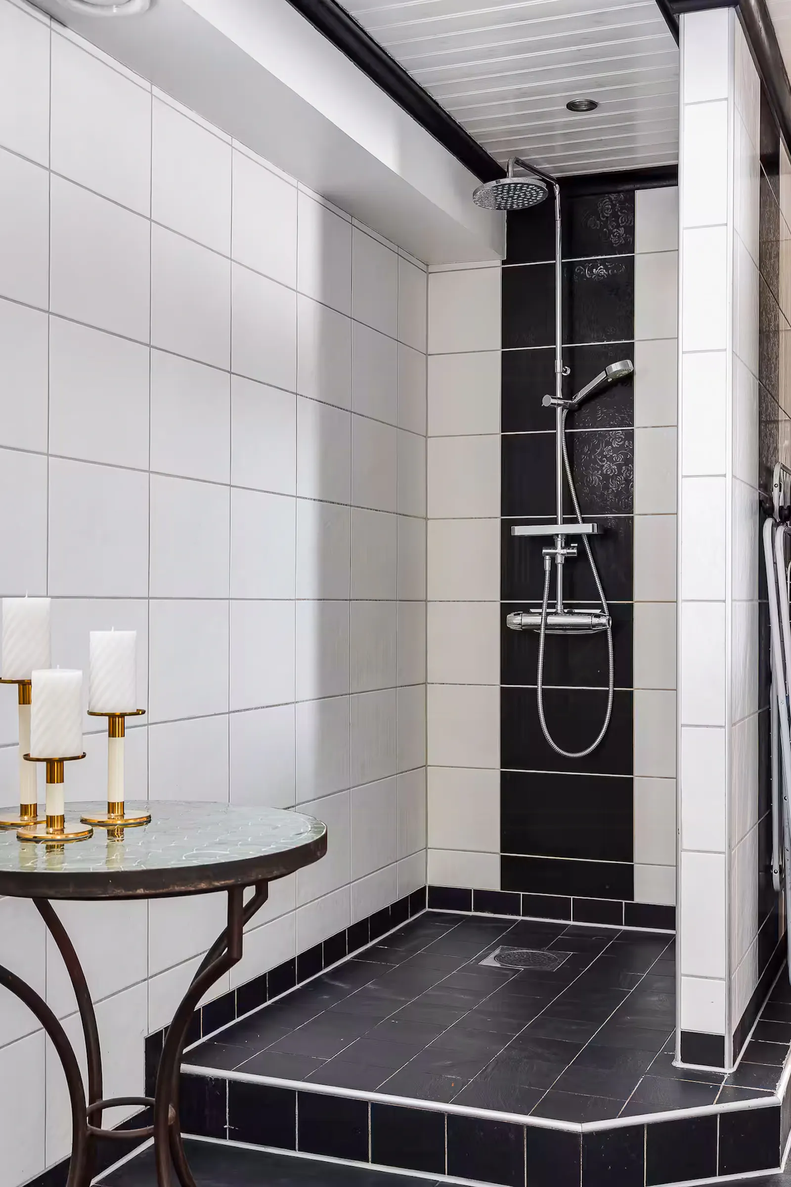 Drömhus vid älven med jacuzzi och bastu – bild 24 av 24