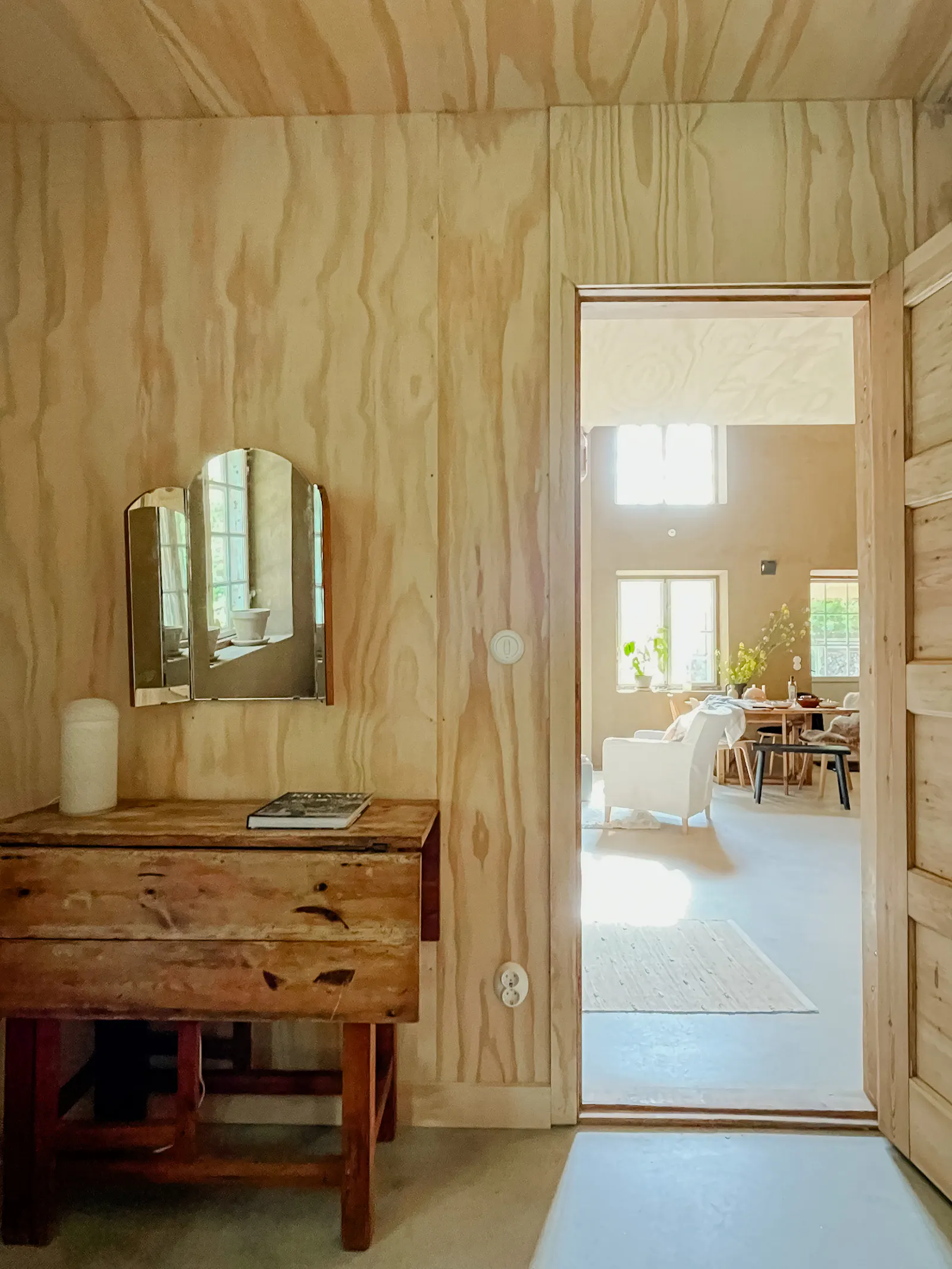 Designat hus med återbrukade detaljer i Österlen – bild 18 av 24