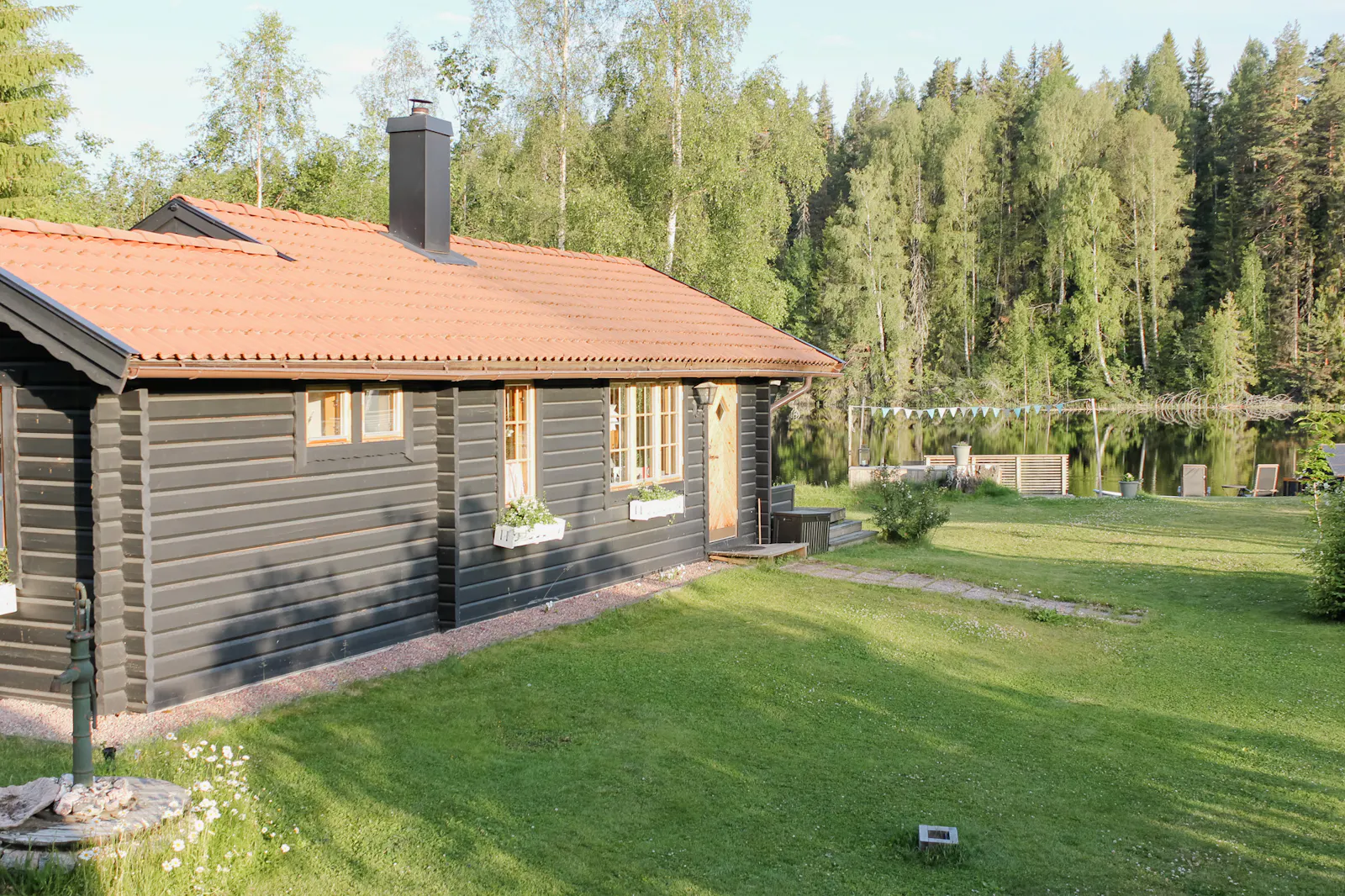 Stuga vid Dalälven med bastu och brygga – bild 18 av 24